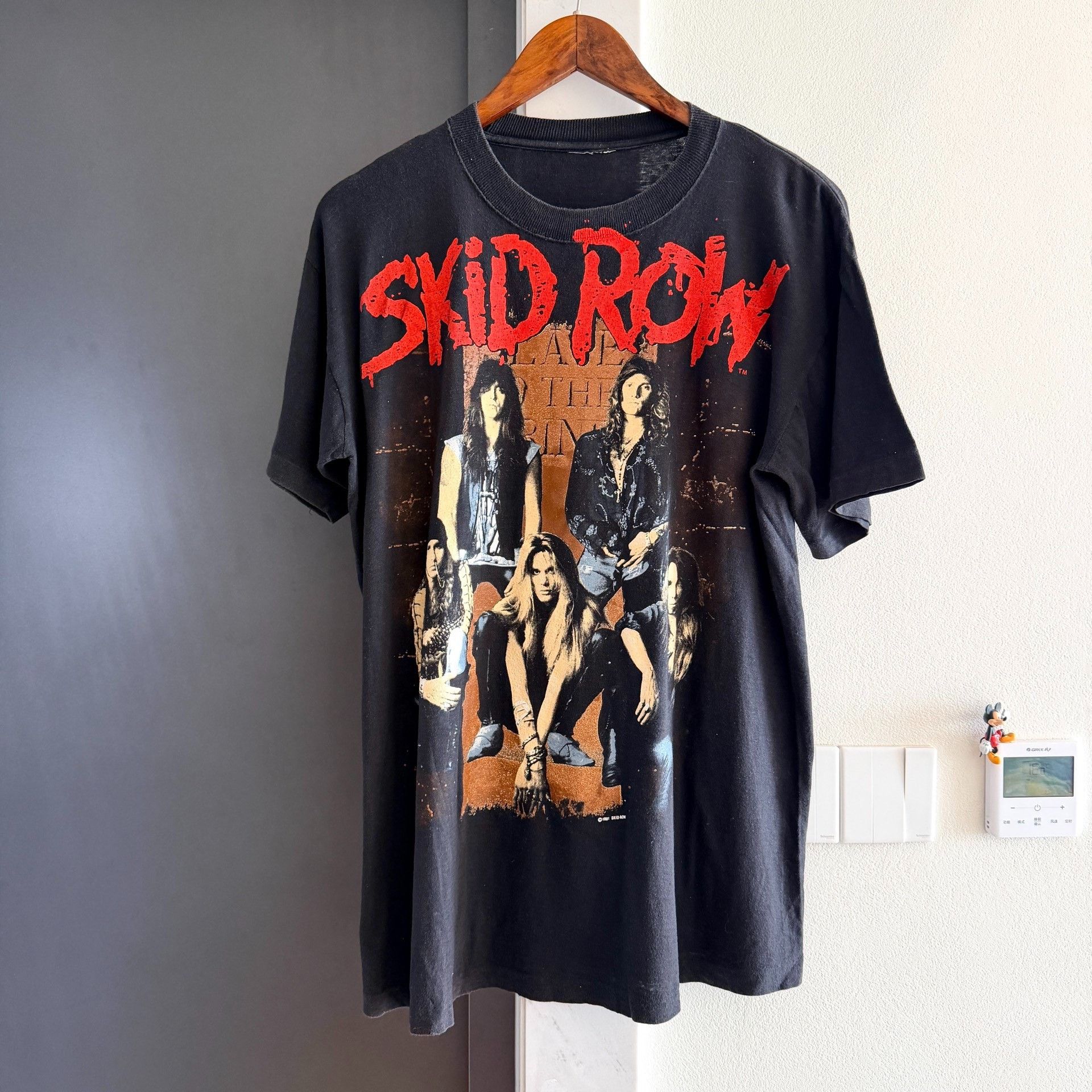 Vintage Vintage 1992 Skid Row Band Tee Size US M / EU 48-50 / 2 - 1 Thumbnail