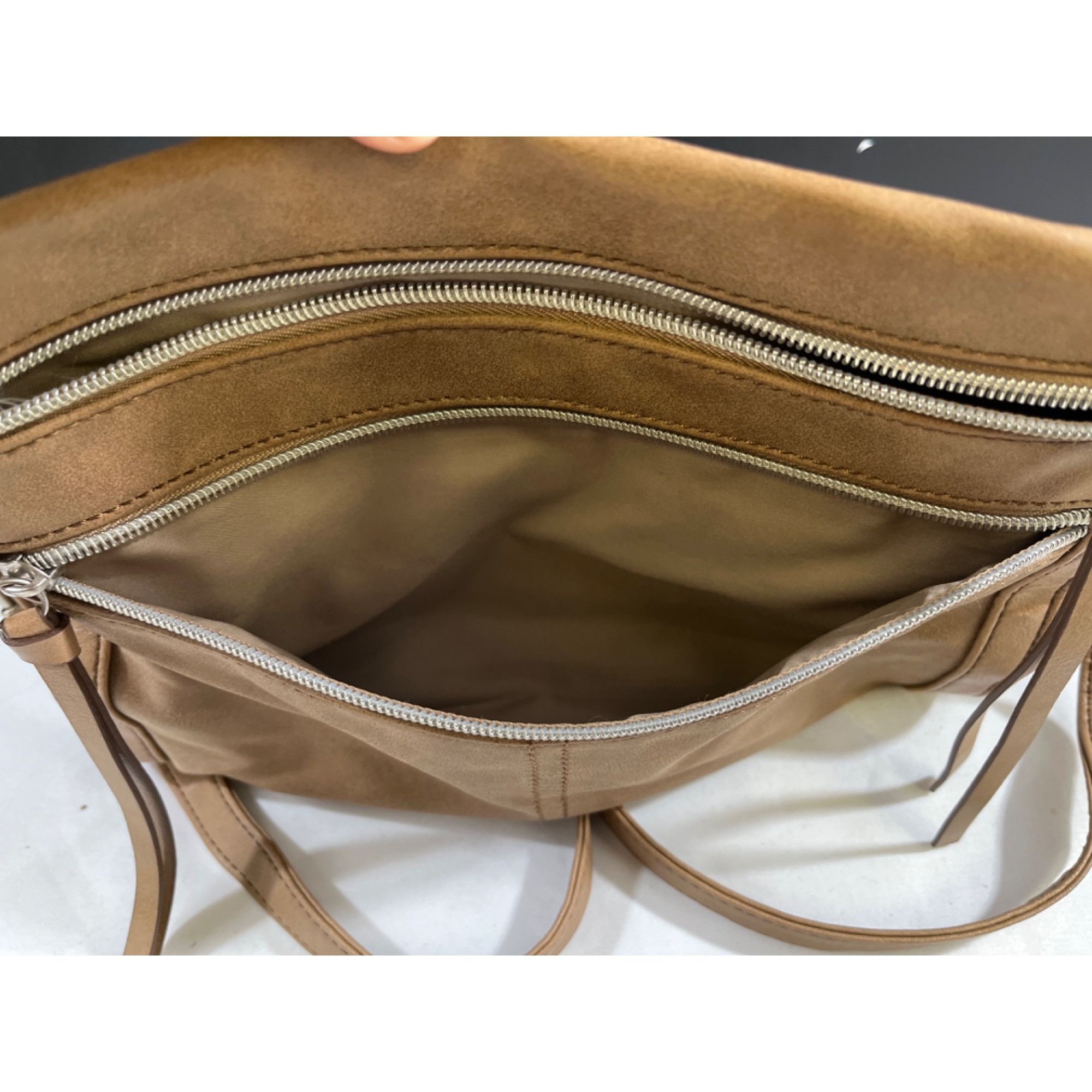Relic Relic "You Are My Sunshine" Women's Tan Crossbody Purse SKU Size ONE SIZE - 4 Thumbnail