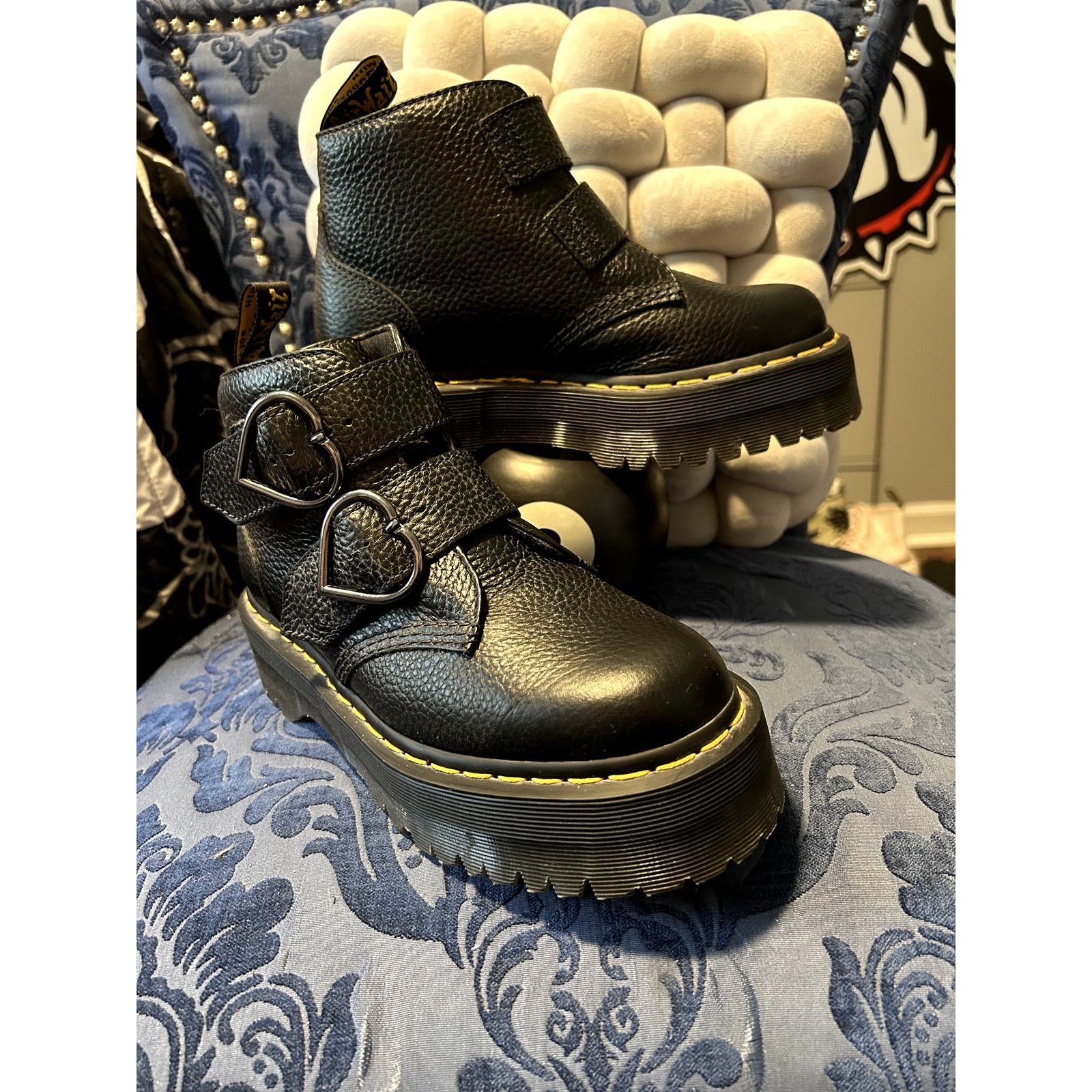 Dr. Martens Dr Martens Devon Black Hearts size 7/EU 38 Size US 7 / IT 37 - 1 Thumbnail