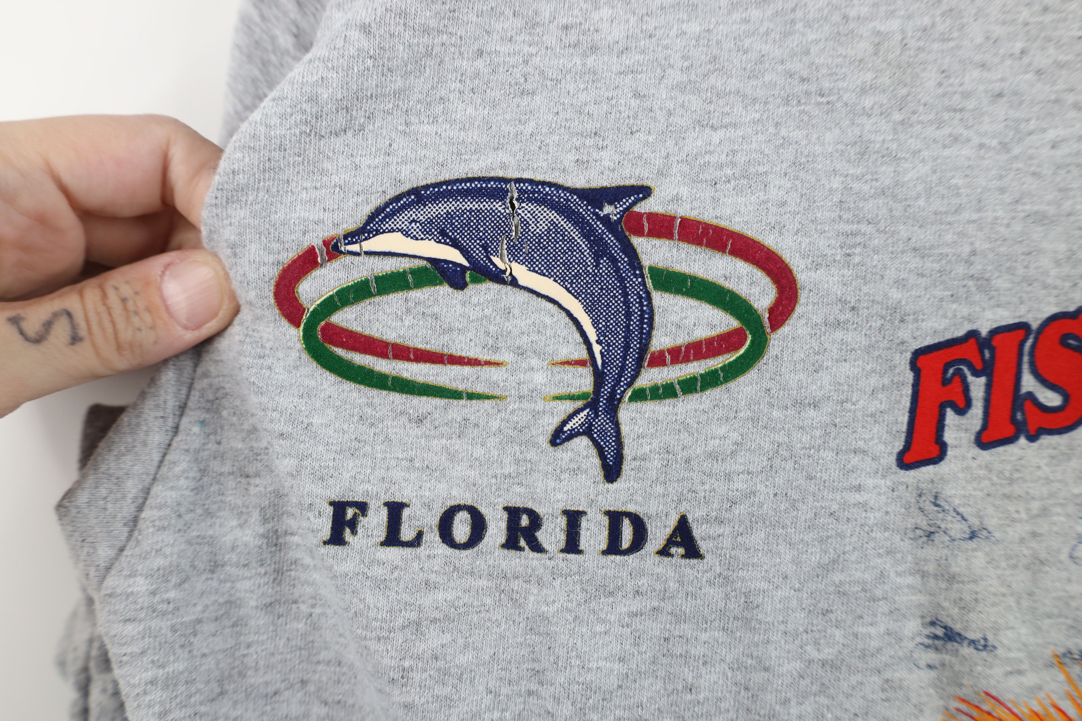 Vintage Vintage 90s To A Fishermans Heart Is Through His Fly T-Shirt Size US M / EU 48-50 / 2 - 4 Thumbnail