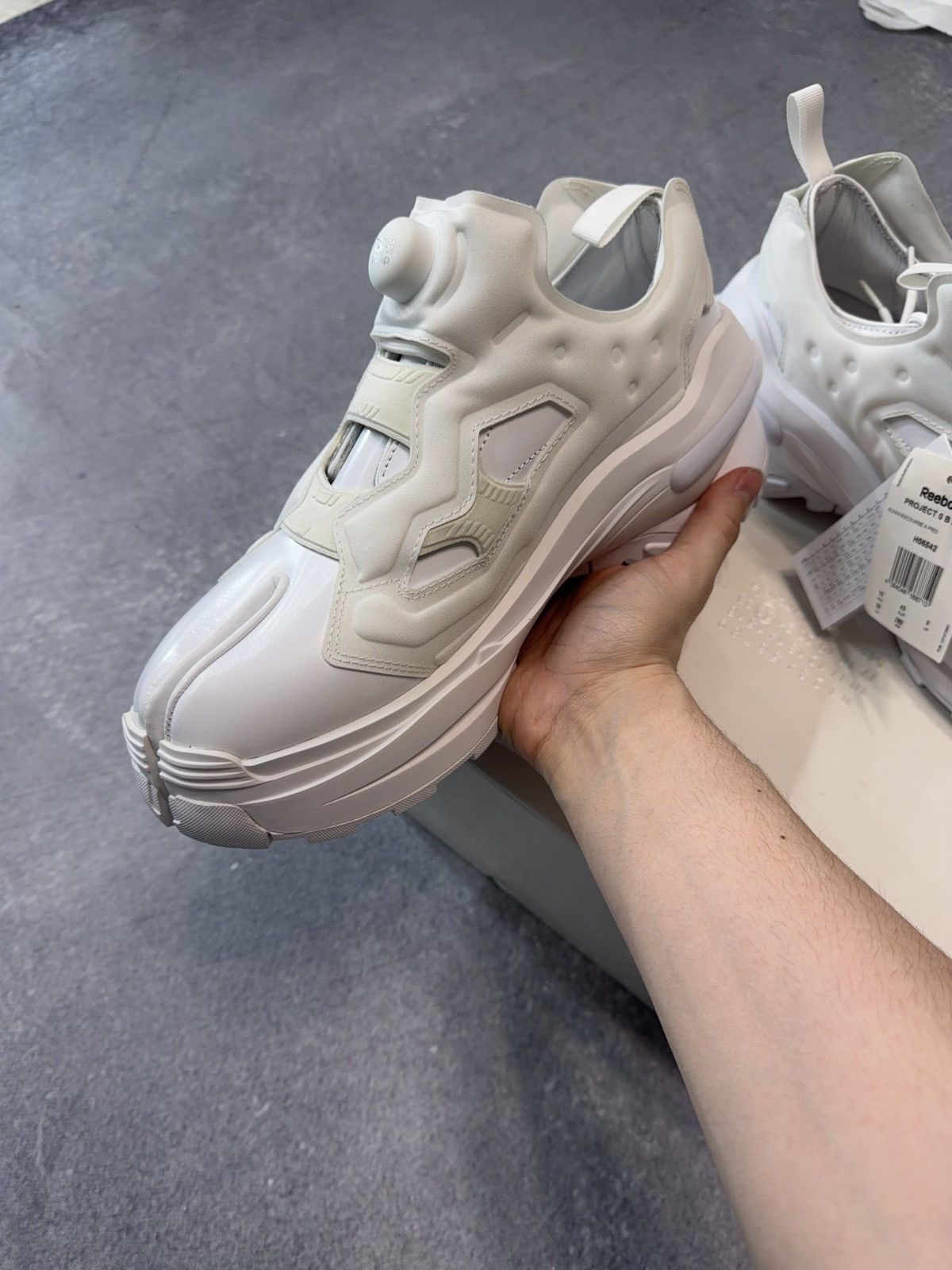 Maison Margiela × Reebok Maison Margiela Tabi x Reebok Instapump Project 0 B White Size US 10 / EU 43 - 2 Thumbnail