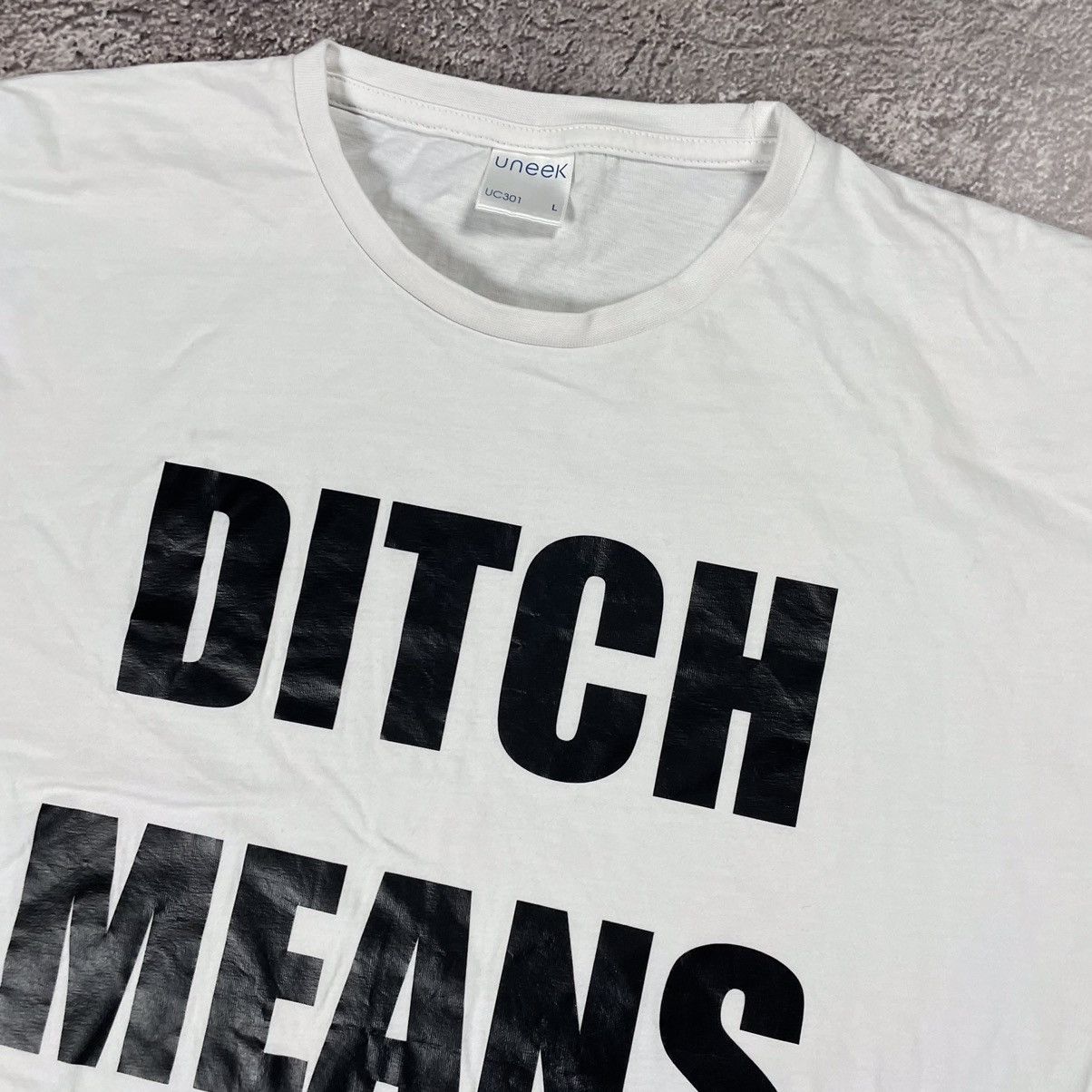Vintage Y2K Vintage Ditch Means Ditch Graphic Tee Skate Punk Slim L Size US L / EU 52-54 / 3 - 5 Thumbnail