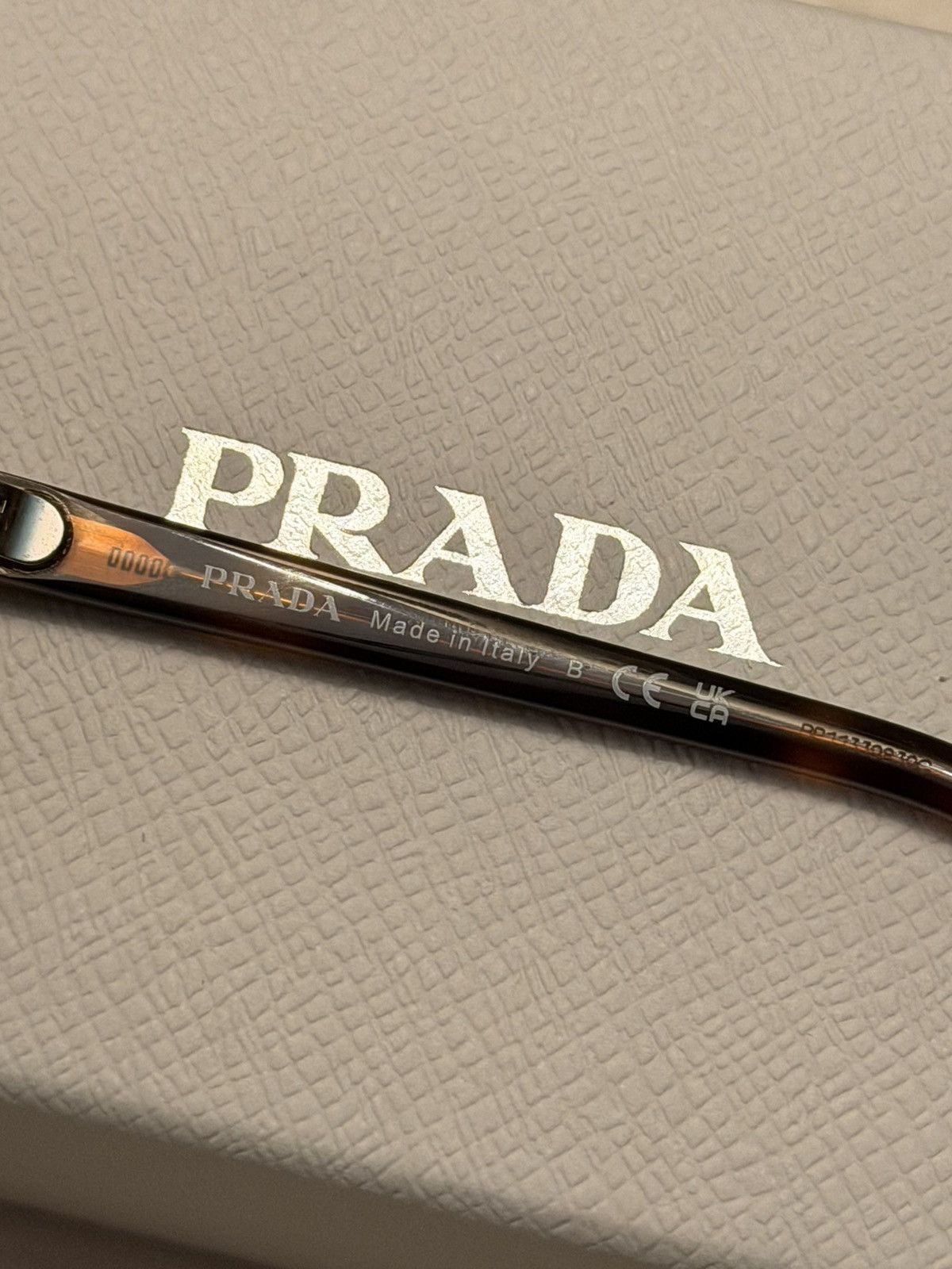 Prada Prada Runway SPRB03 Sunglasses Side Lenses Tortoise Shell Size ONE SIZE - 7 Thumbnail