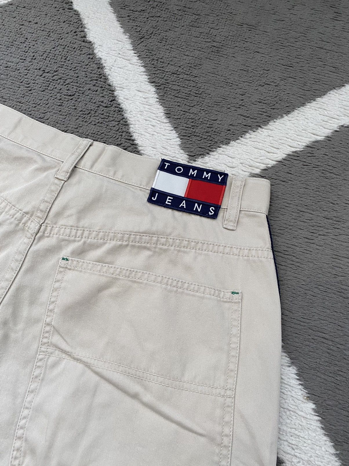 Tommy Hilfiger × Vintage Vintage Y2K Tommy Hilfiger baggy jorts shorts Size US 33 - 9 Thumbnail