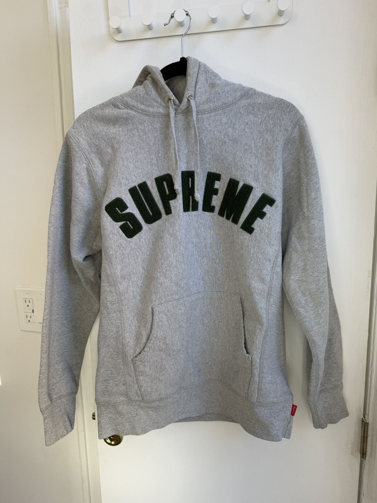 Supreme Supreme SS17 Grey Green Chenille Arc Logo Hoodie Size US M / EU 48-50 / 2 - 3 Thumbnail