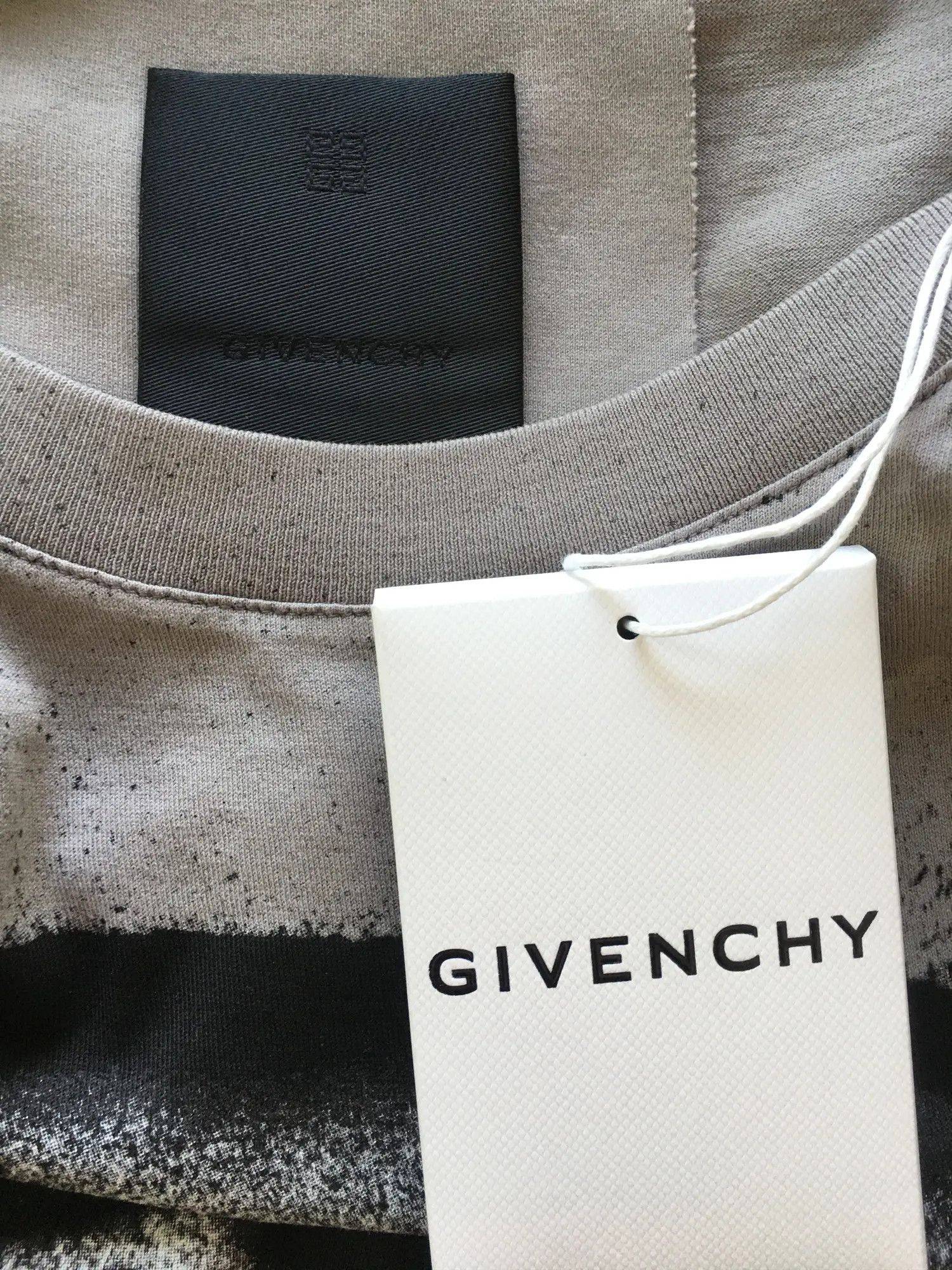 Givenchy T-shirt Dog Print Size US L / EU 52-54 / 3 - 6 Thumbnail