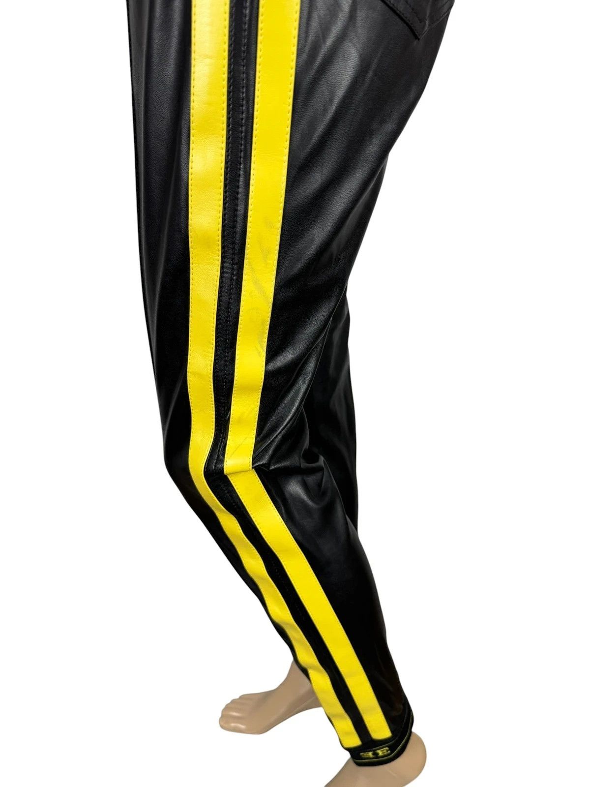 Ermanno Scervino Ermanno Scervino Faux Leather Trousers size 42 Size 28" / US 6 / IT 42 - 3 Thumbnail