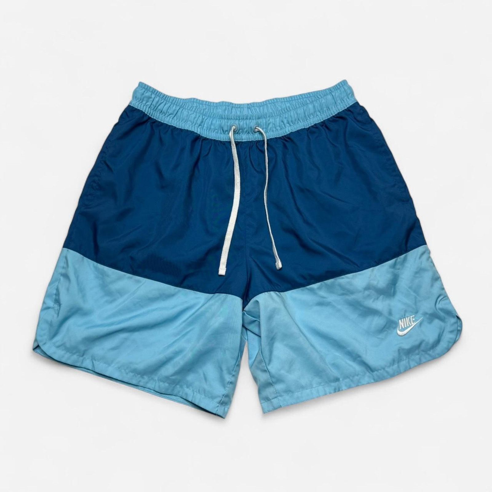 Nike Nike Two Tone Blue Swim Trunks Mesh Lined Size Large Size US 41 - 1 Thumbnail