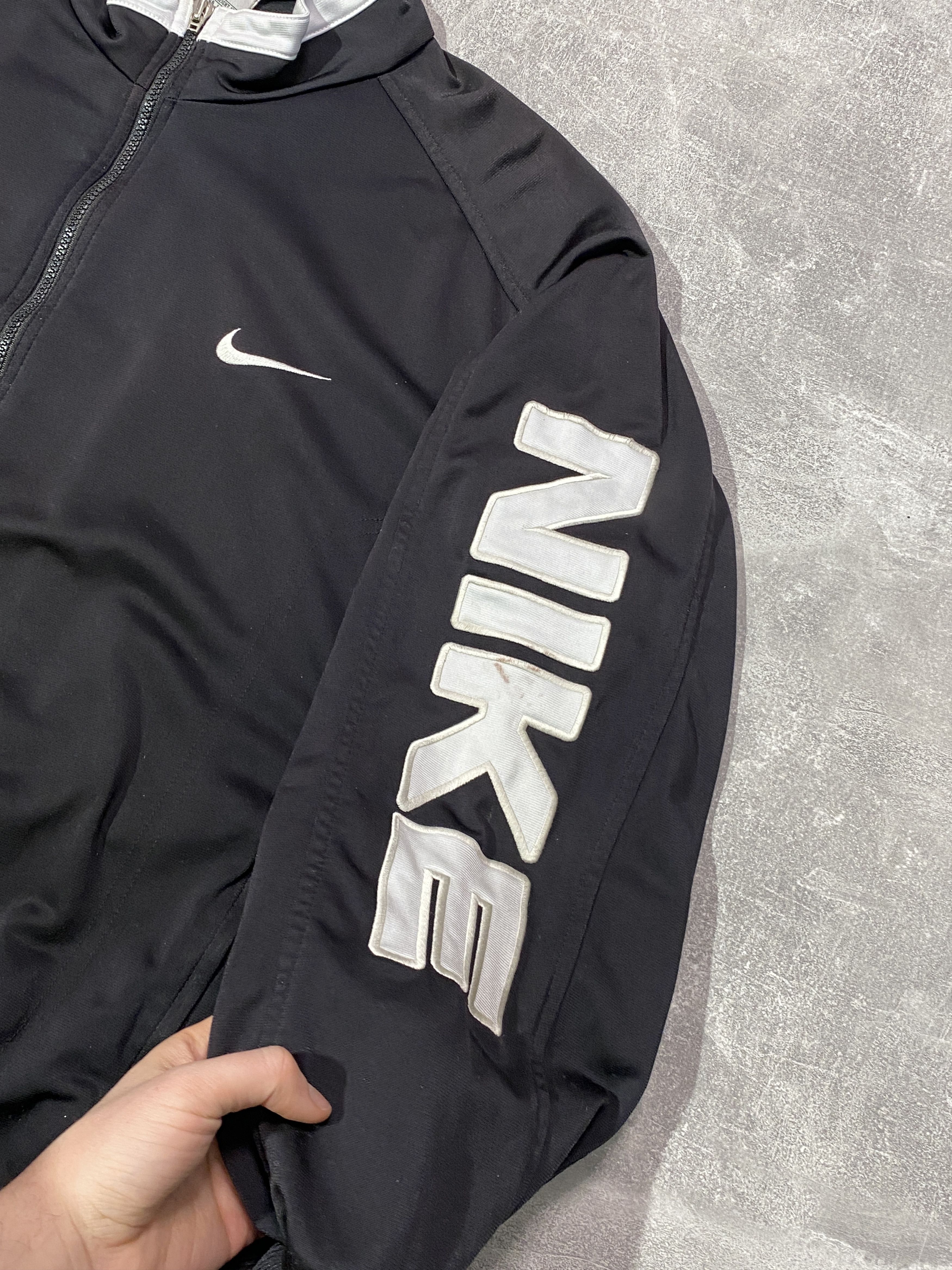 Nike Vintage 90s Nike Big Logo Zip Jacket Red Tags Size US XL / EU 56 / 4 - 4 Thumbnail