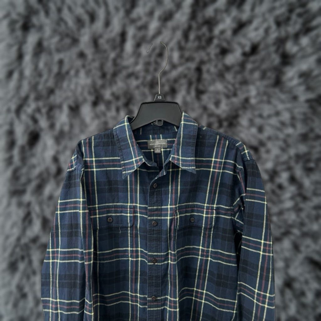 Vintage LL Bean Signature Castine Flannel Shirt Mens L Blue Plaid Slim Fit 300564 Size US L / EU 52-54 / 3 - 1 Thumbnail