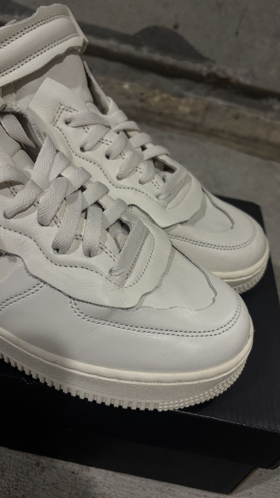 Comme des Garcons × Nike Comme Des Garçons Nike Air Force 1 Mid Size US 7 / EU 40 - 6 Thumbnail