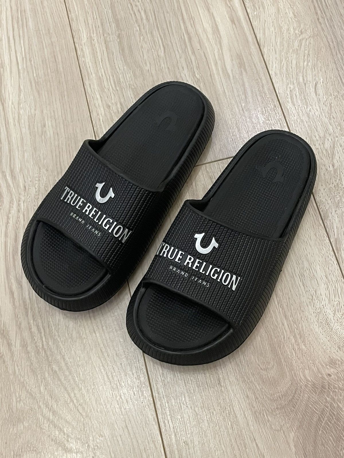 True Religion True Religion Black Slippers Size US 6 / IT 36 - 1 Thumbnail
