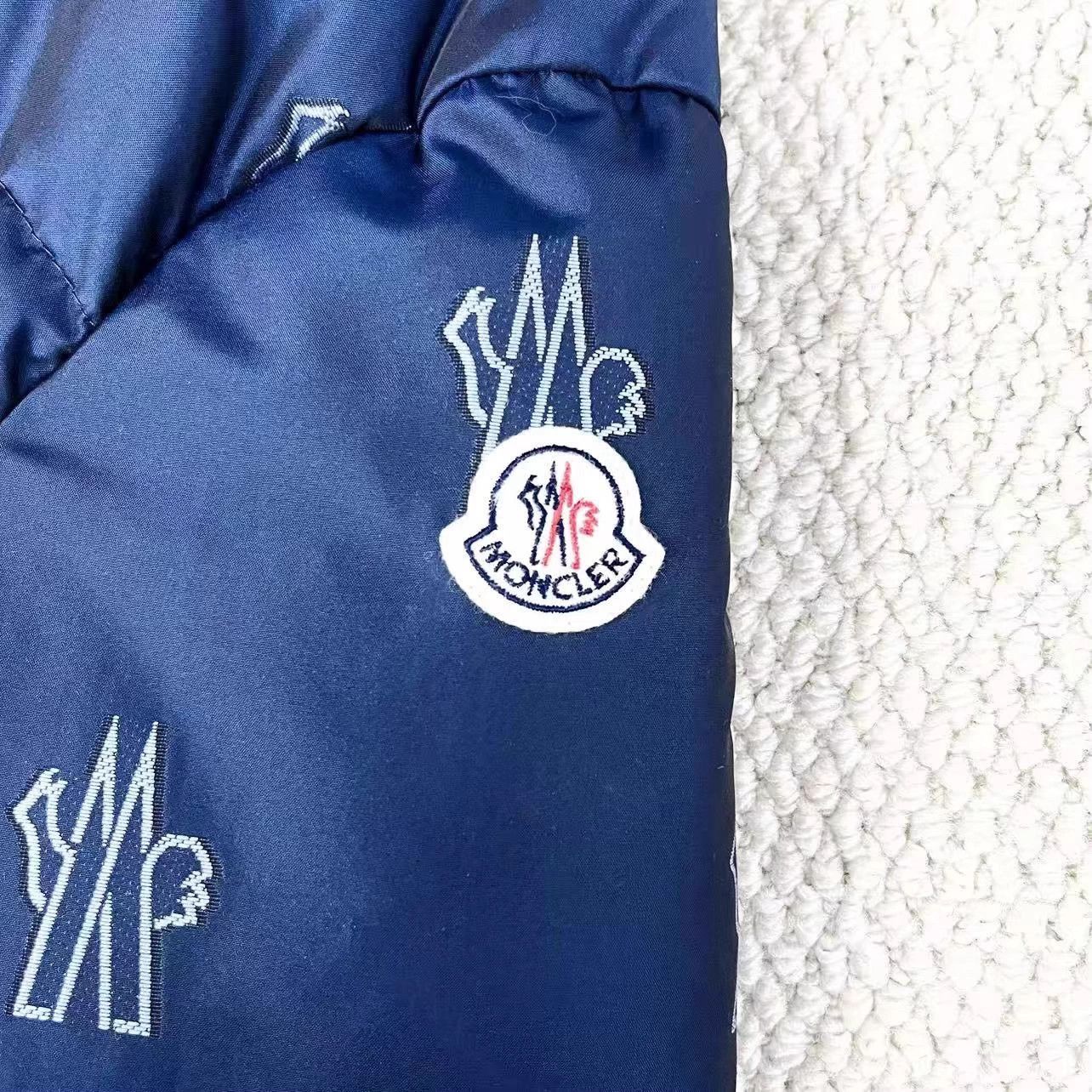 Moncler [Moncler] Limited Edition Feather Series Dark Jacket Size M / US 6-8 / IT 42-44 - 4 Thumbnail