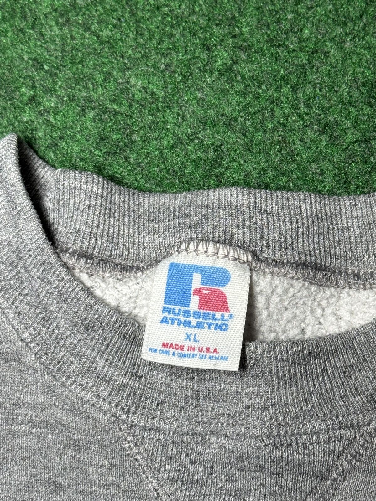 Russell Athletic Vtg 90s Russell Athletic Blank Minimalist S/M Sweatshirt Size US M / EU 48-50 / 2 - 2 Thumbnail