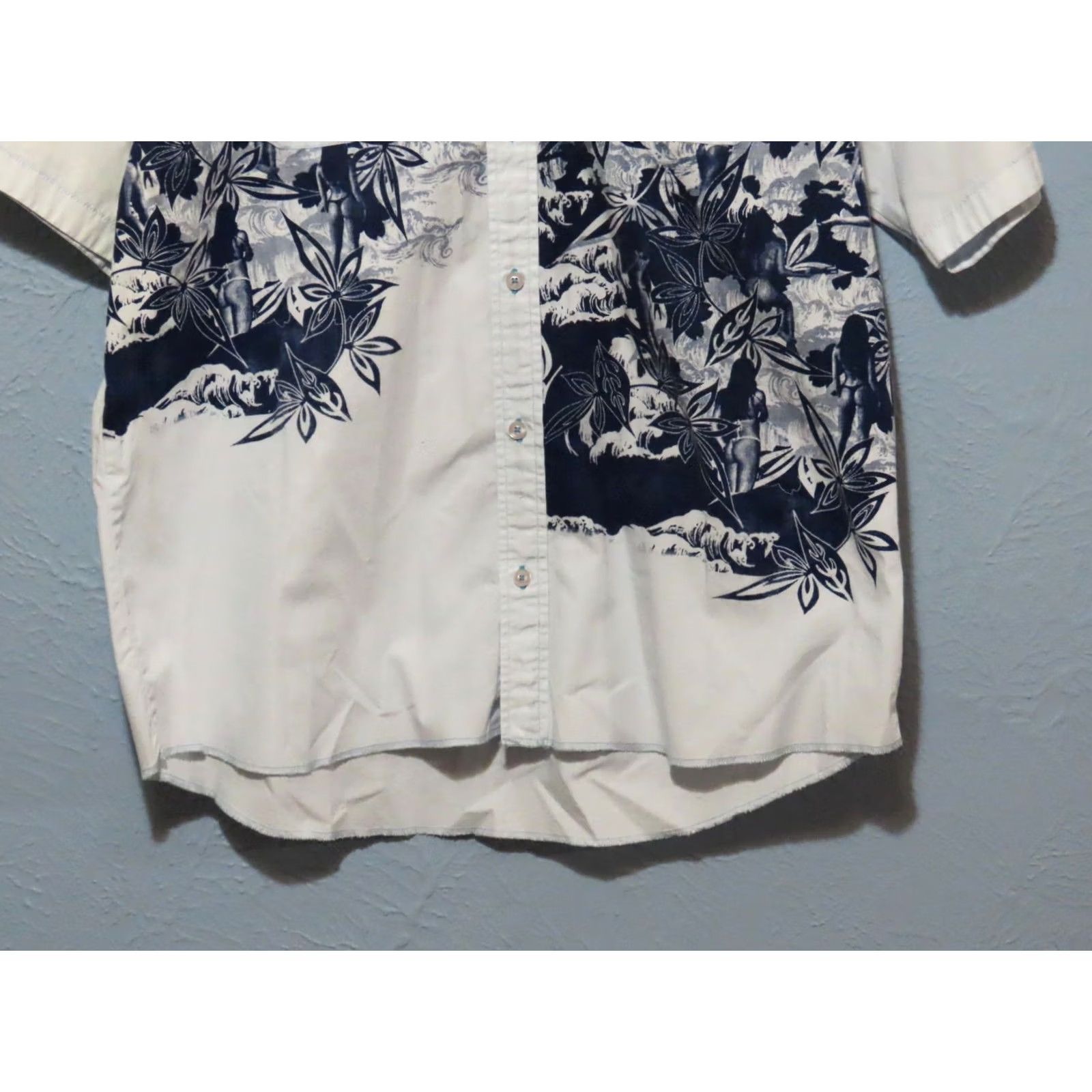 REEF Reef XL Blue Floral Button-Up Hawaiian Casual Shirt Boys? Size US XL / EU 56 / 4 - 2 Thumbnail
