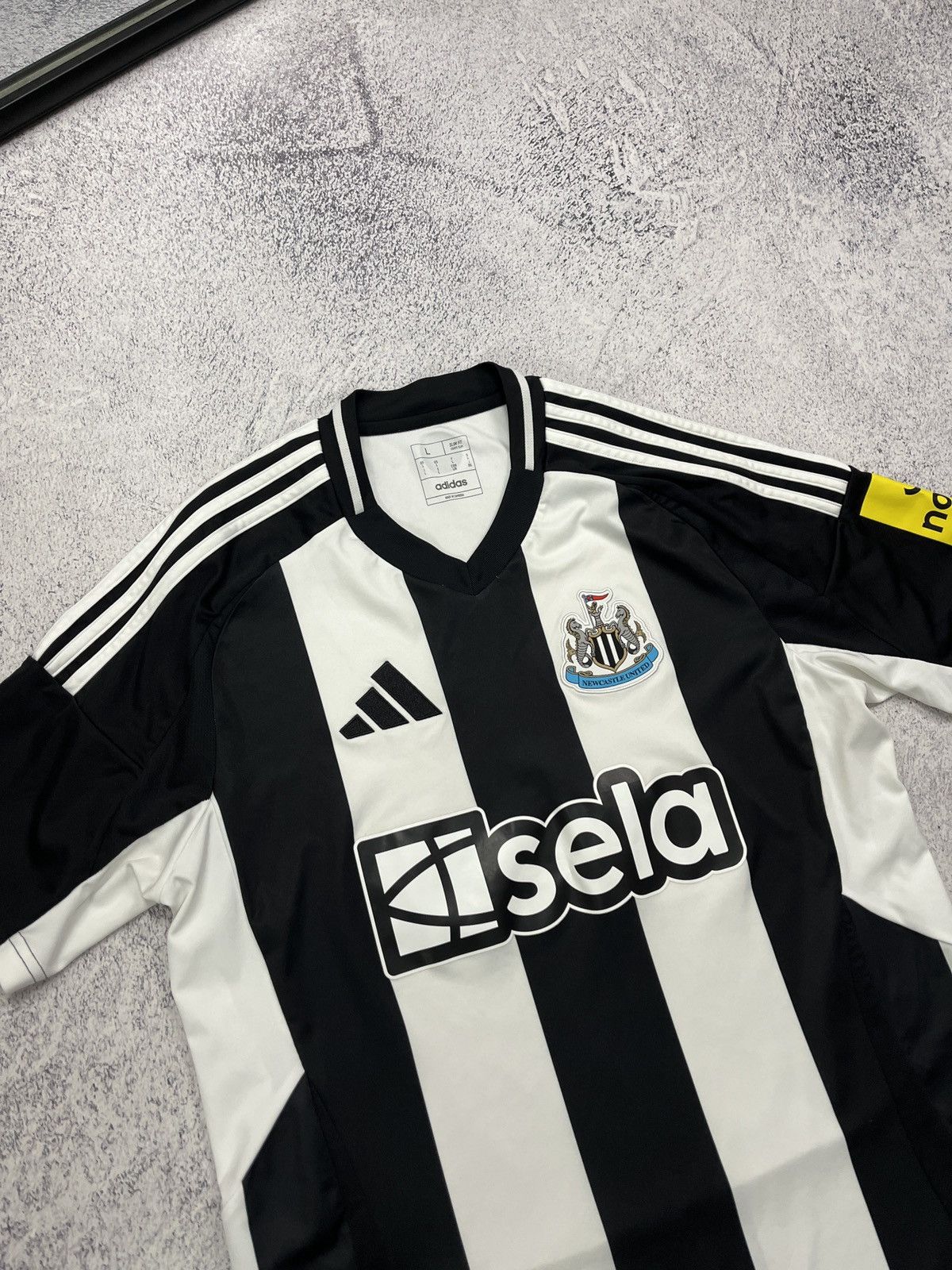 Adidas Newcastle United 2024/25 Home Soccer Jersey Blockcore Rare Size US L / EU 52-54 / 3 - 5 Thumbnail