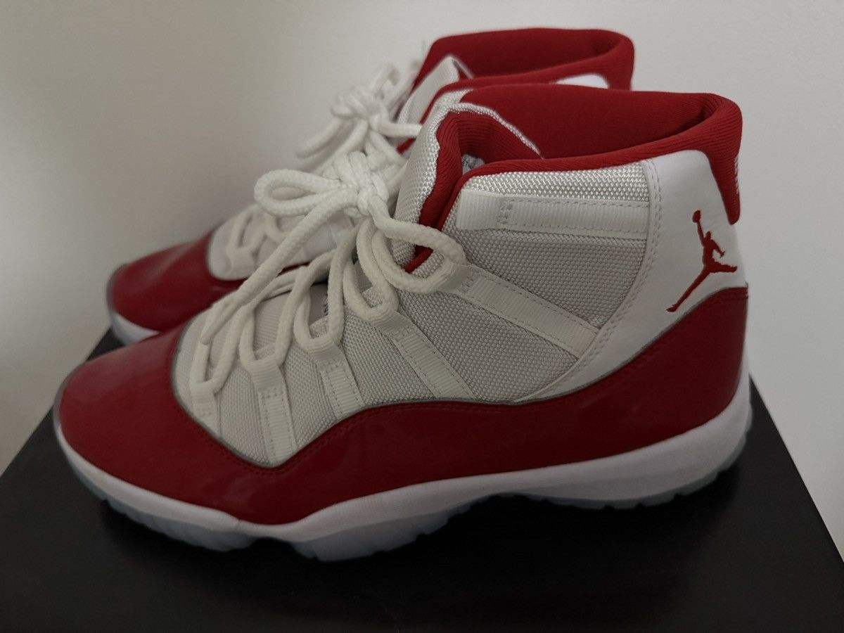 Jordan Brand Jordan 11 cherry Size US 9.5 / EU 42-43 - 2 Thumbnail