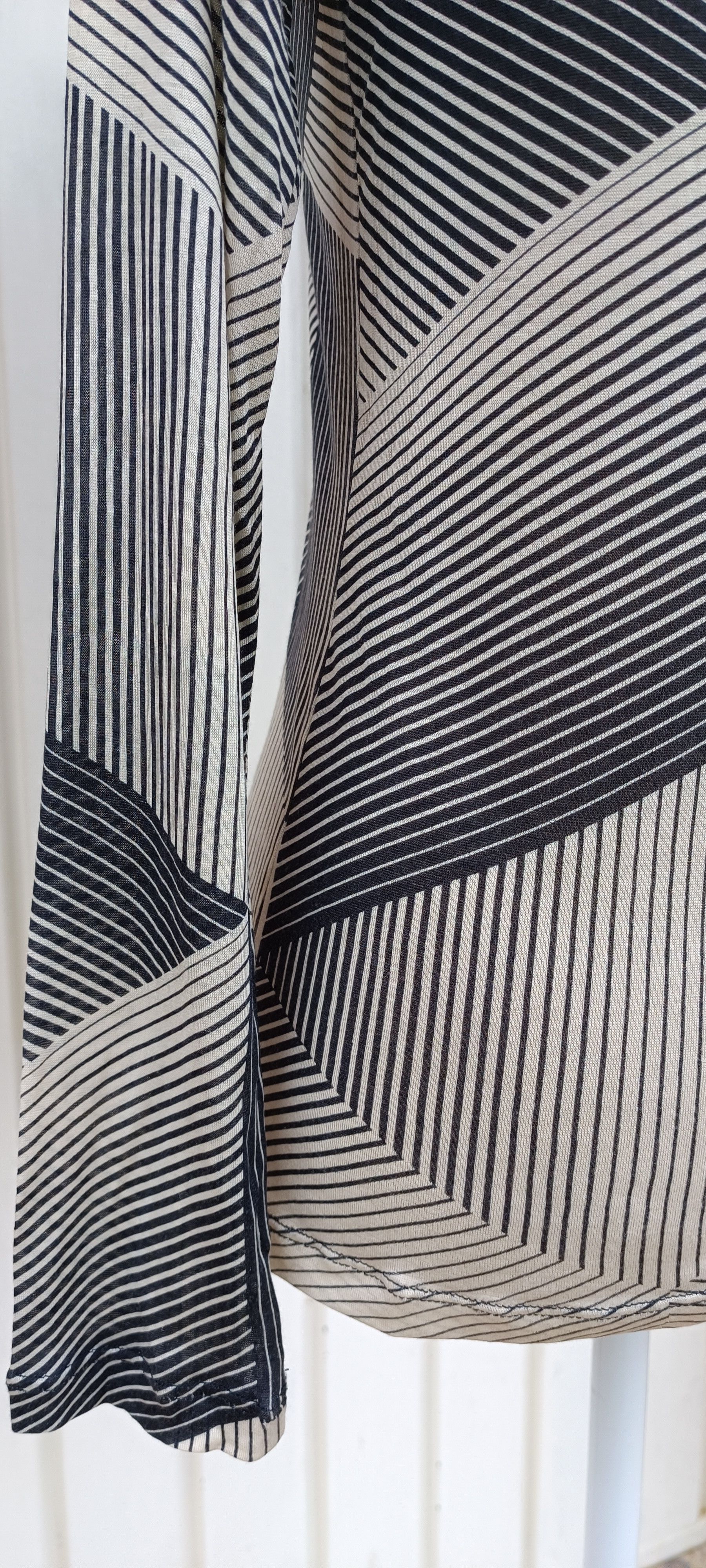 Jean Paul Gaultier 3D_ Geometric motifs- Silk top Size M / US 6-8 / IT 42-44 - 16 Thumbnail