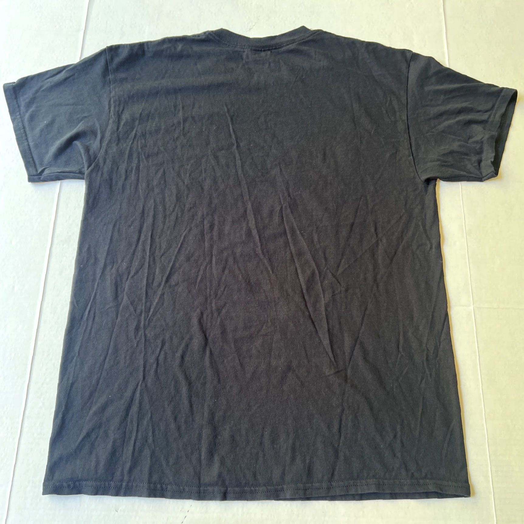 Gildan VINTAGE PIRATE RADIO 100.3 FM Shirt Large Unisex Adults Black Graphic Print Logo 80s Music Rock Tee Size US L / EU 52-54 / 3 - 5 Thumbnail