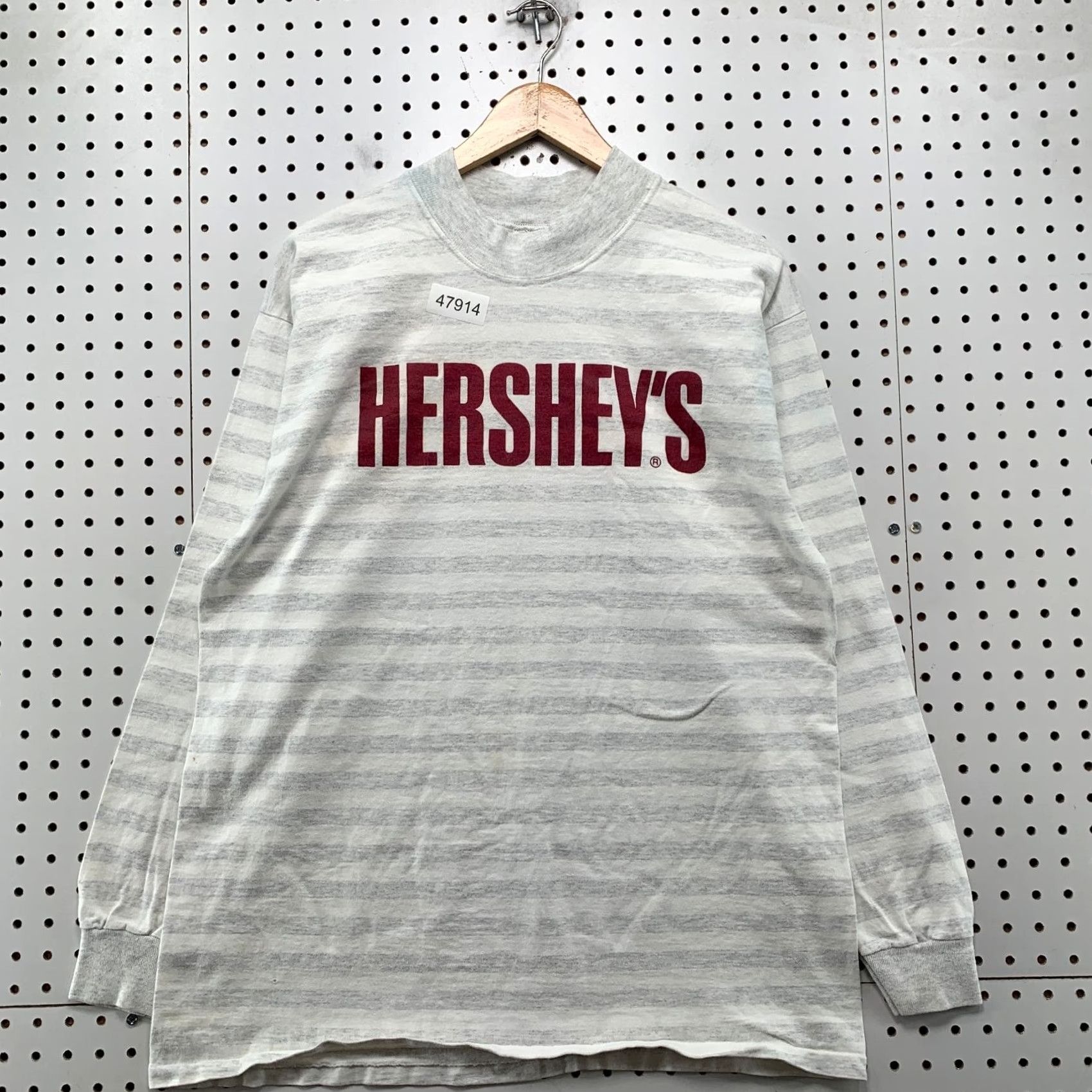 Vintage VINTAGE Hershey T Shirt Mens XL White Gray Striped Long Sleeve Made Usa Size US XL / EU 56 / 4 - 2 Thumbnail