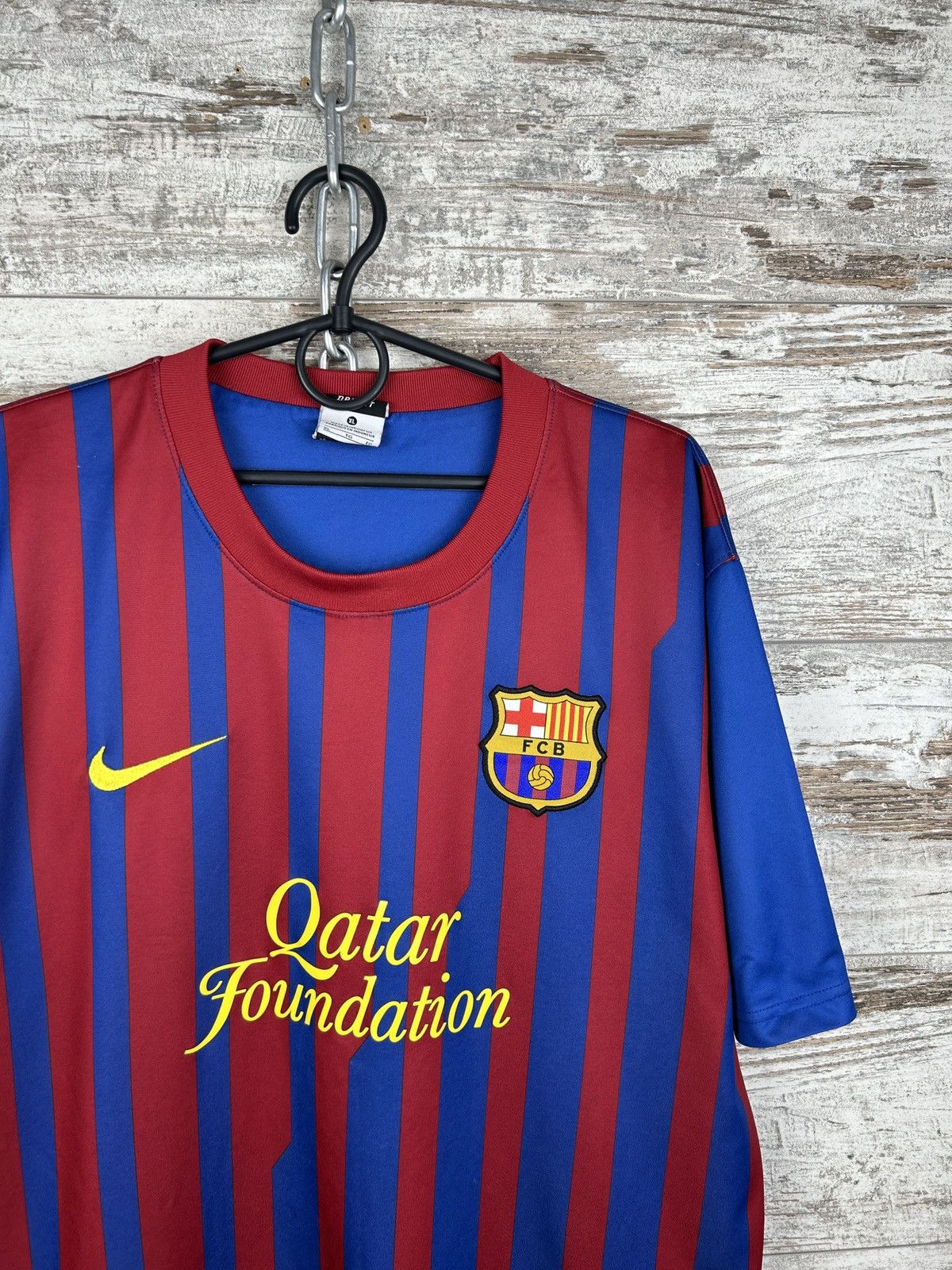 Vintage Mens Vintage Nike FC Barcelona Messi 10 Jersey T-shirt tee Size US XL / EU 56 / 4 - 4 Thumbnail