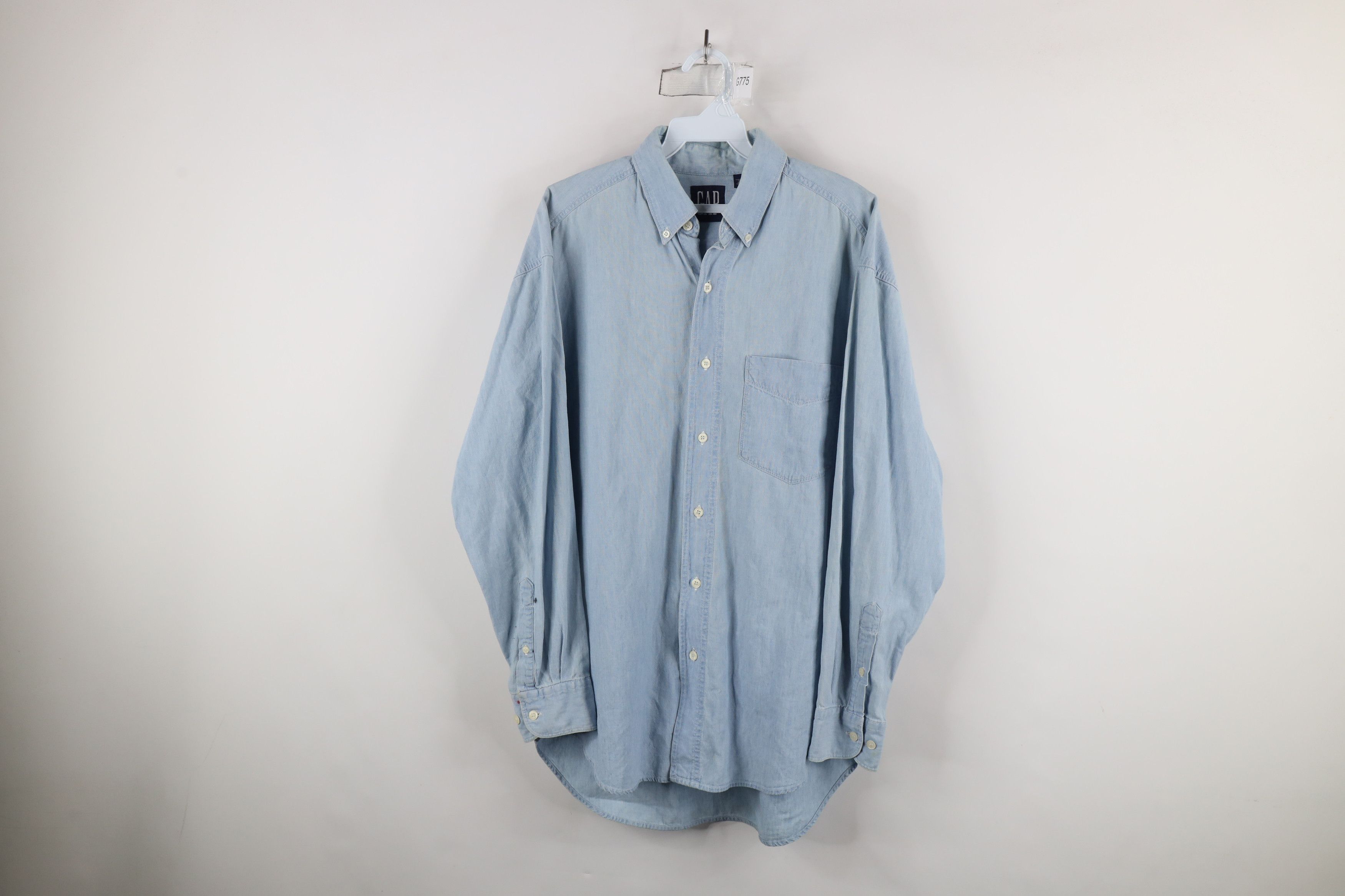 Gap × Vintage Vintage 90s Gap Denim Jean Collared Button Down Shirt Size US M / EU 48-50 / 2 - 1 Thumbnail