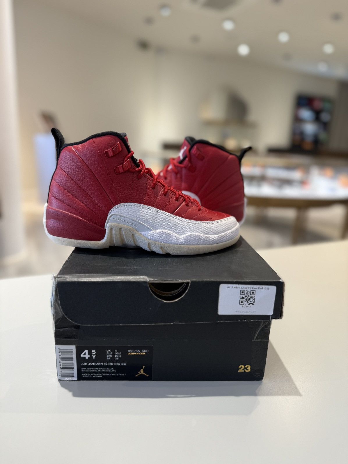 Jordan Brand Air Jordan 12 Retro Gym Red (GS) Size US 4.5 / IT 34.5 - 8 Thumbnail
