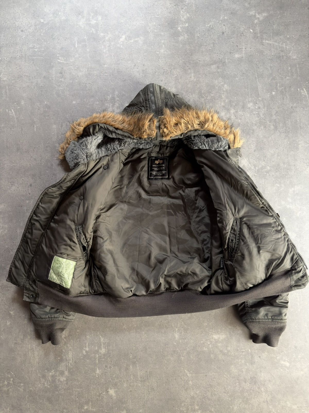 Alpha Industries 00s Alpha Industries Faux Fur Hooded Bomber Jacket S M Size US S / EU 44-46 / 1 - 10 Thumbnail