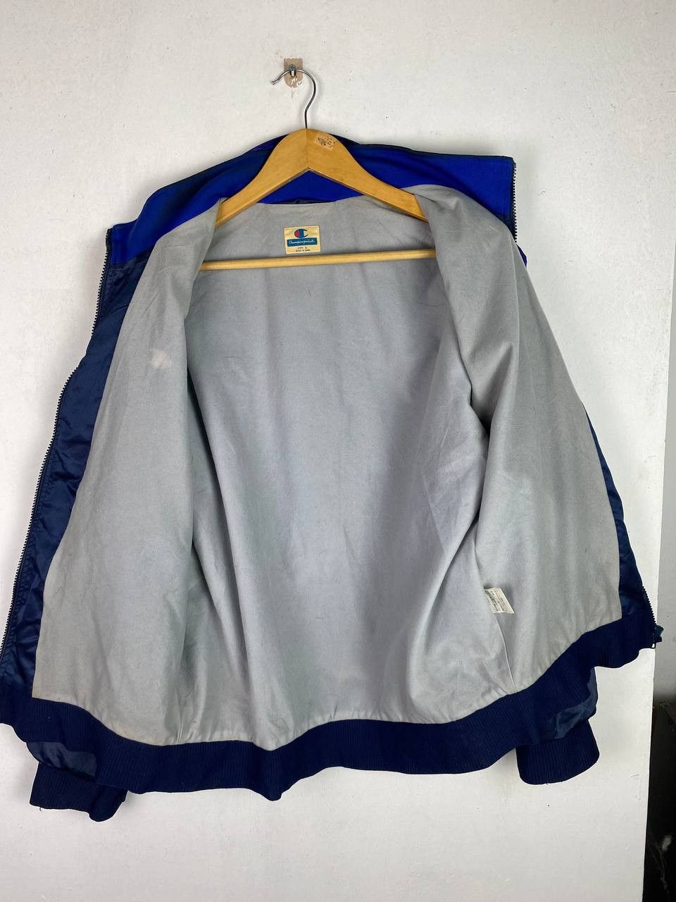 Champion vintage champion light jacket nice design Size US L / EU 52-54 / 3 - 8 Thumbnail