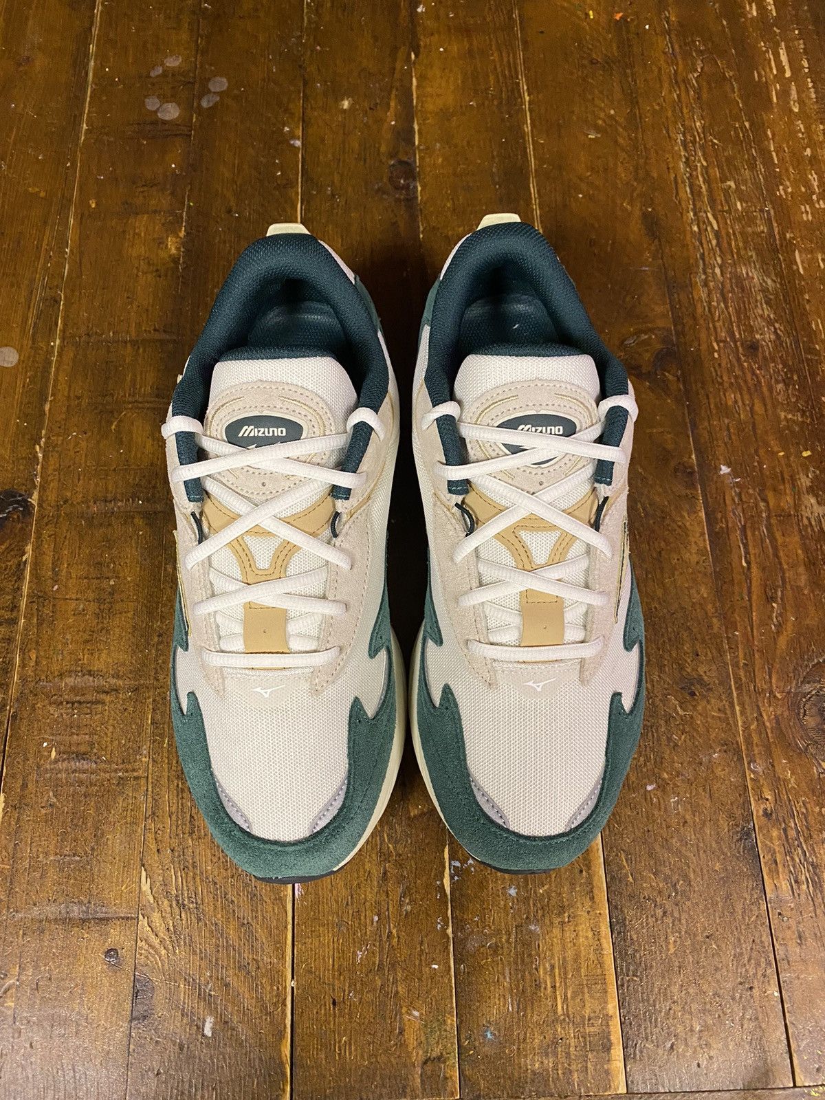 Mizuno Wave Rider Beta “Cream/Green” Size US 9 / EU 42 - 1 Thumbnail