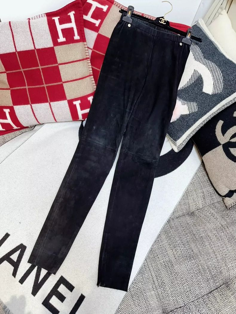 Chanel Chanel Black sheepskin suede pant Size 24" / US 00 / IT 34 - 8 Thumbnail