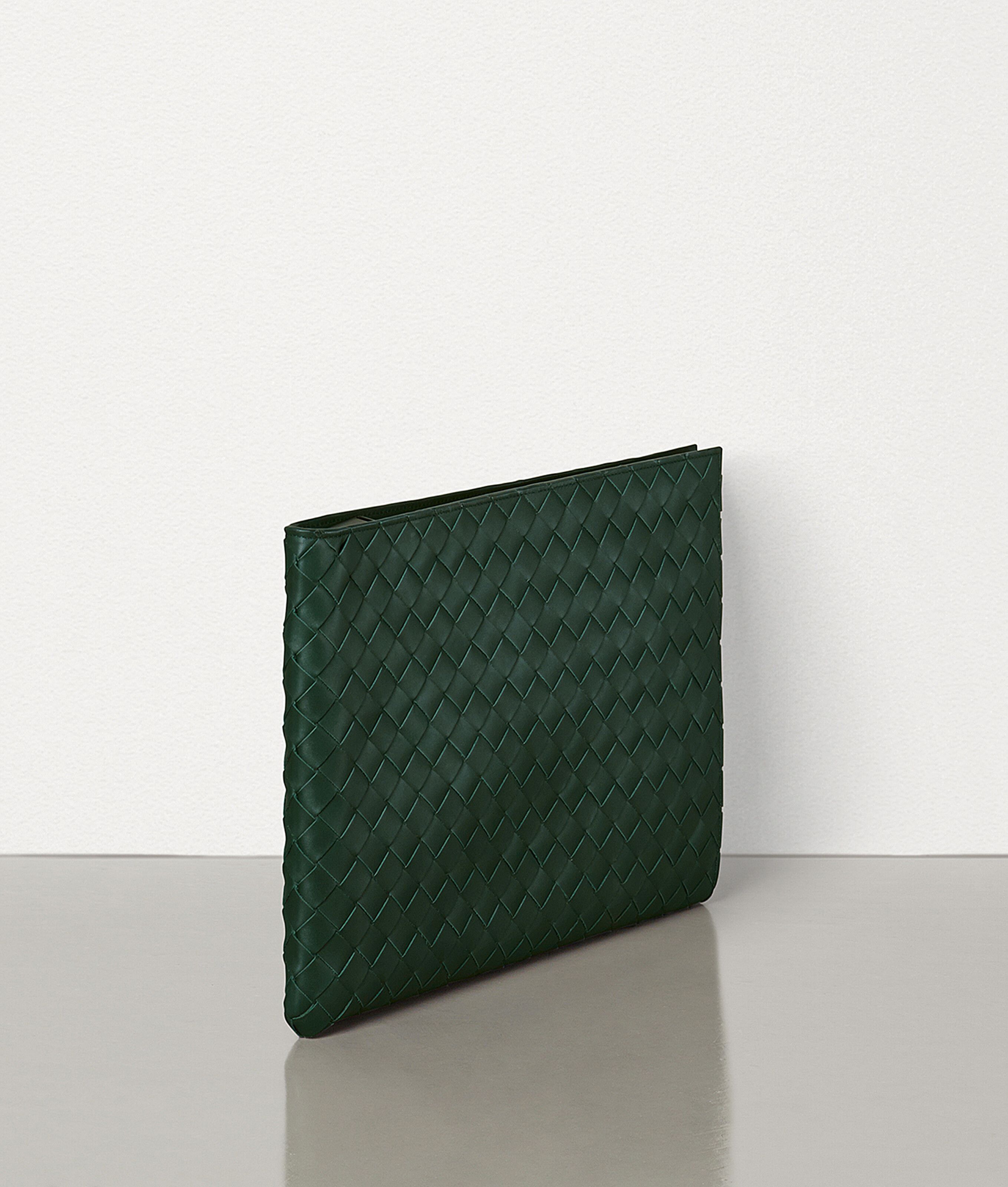 Bottega Veneta o1n1vont0624 Size: OS / Pouch in Dark Green Size ONE SIZE - 2 Thumbnail