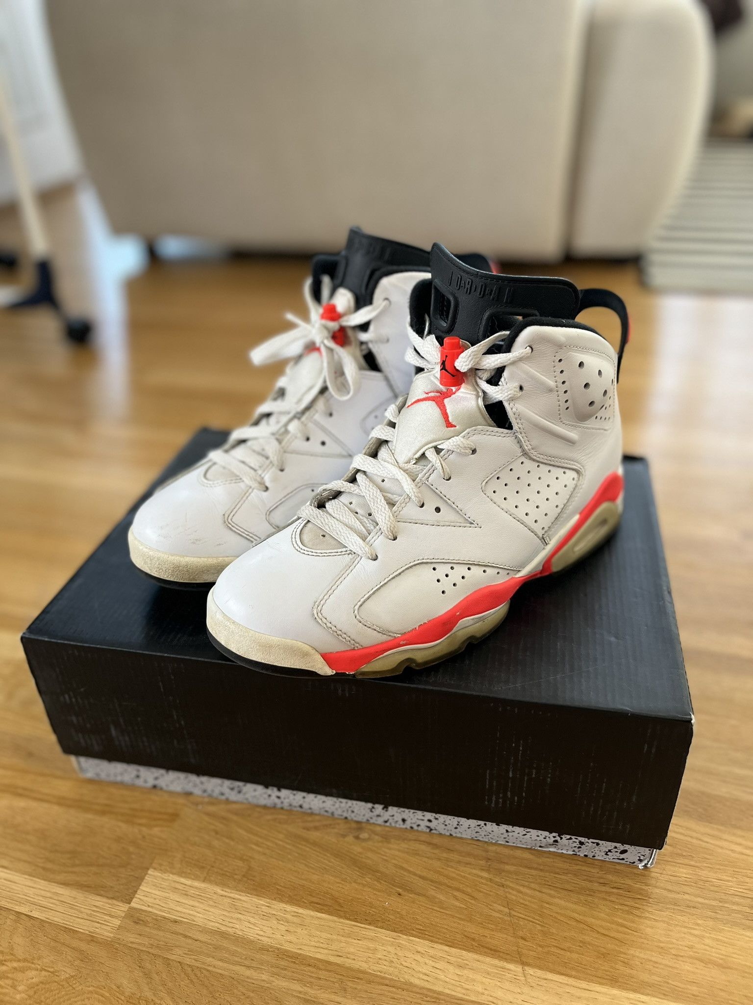 Nike Air Jordan Retro 6 Infrared Revers Size US 8.5 / EU 41-42 - 2 Thumbnail
