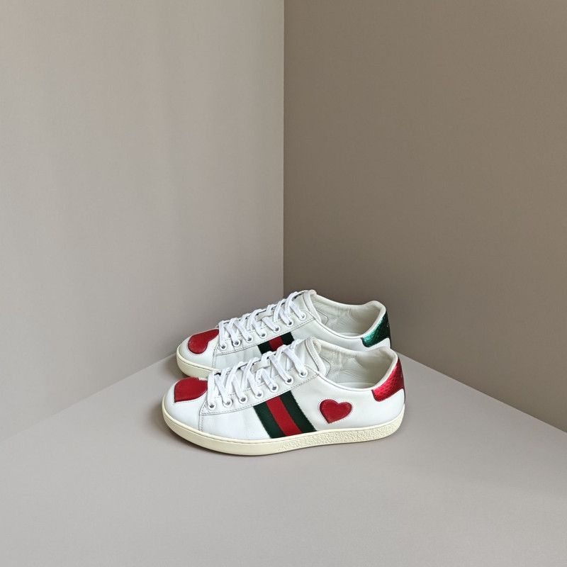 Gucci Gucci Ace Sporty Fashion Sneakers for Women - Size US 5 / IT 35 - 1 Thumbnail