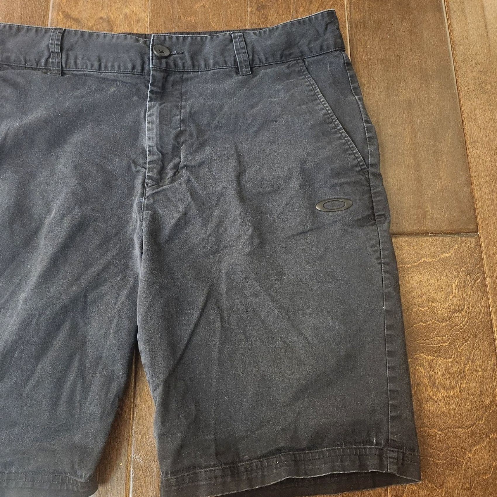 Oakley Oakley Shorts Mens 34 Black Casual Chino Flat Front Logo Stretch Summer Outdoor 34 Mens Size US 34 / EU 50 - 4 Thumbnail