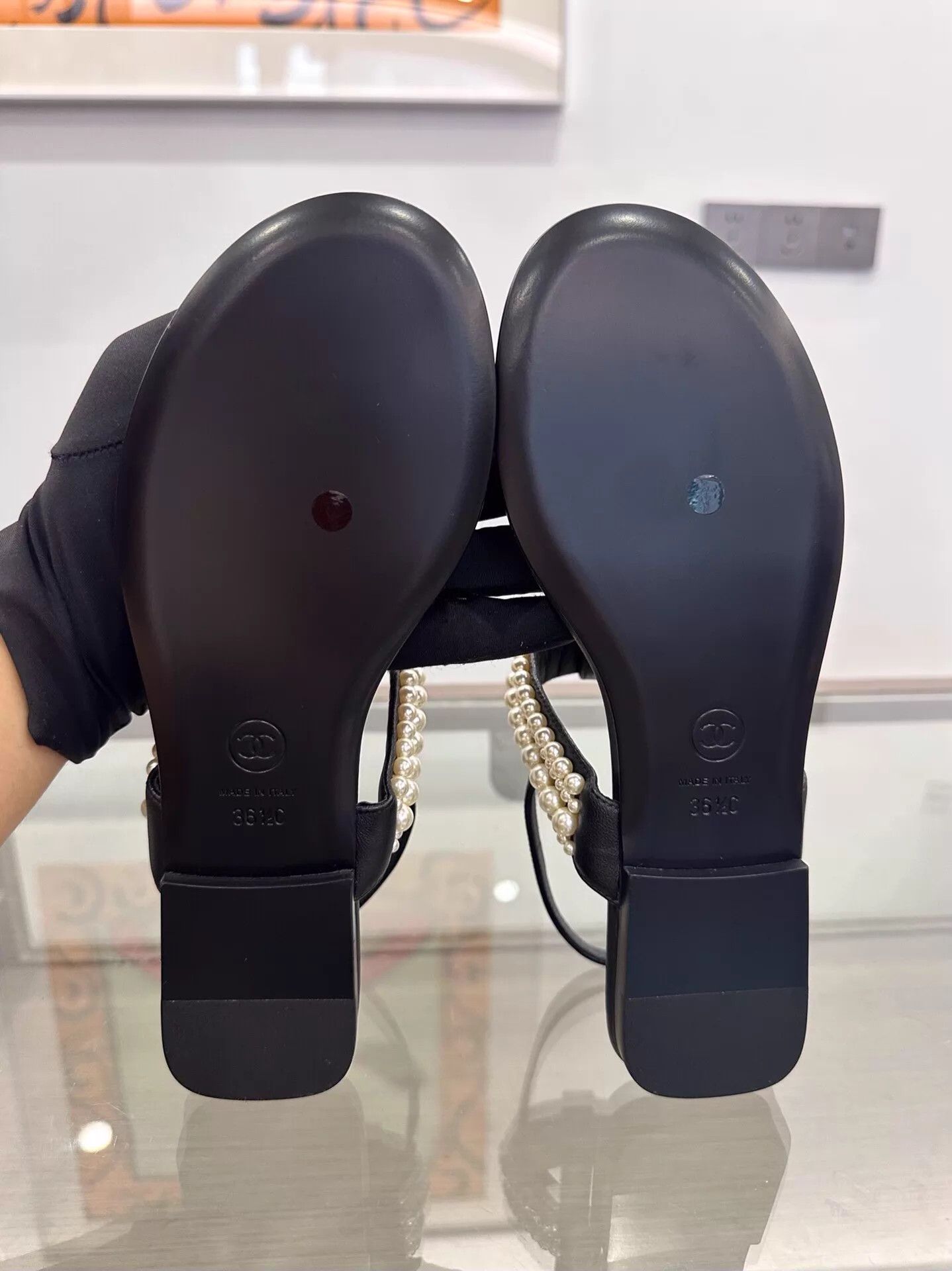 Chanel CHANEL CC Pearl Logo Black Thong Sandals Women's 36.5 Size US 6 / IT 36 - 6 Thumbnail