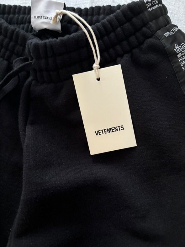 Vetements vetements wash tag shorts Size US 28 / EU 44 - 5 Thumbnail