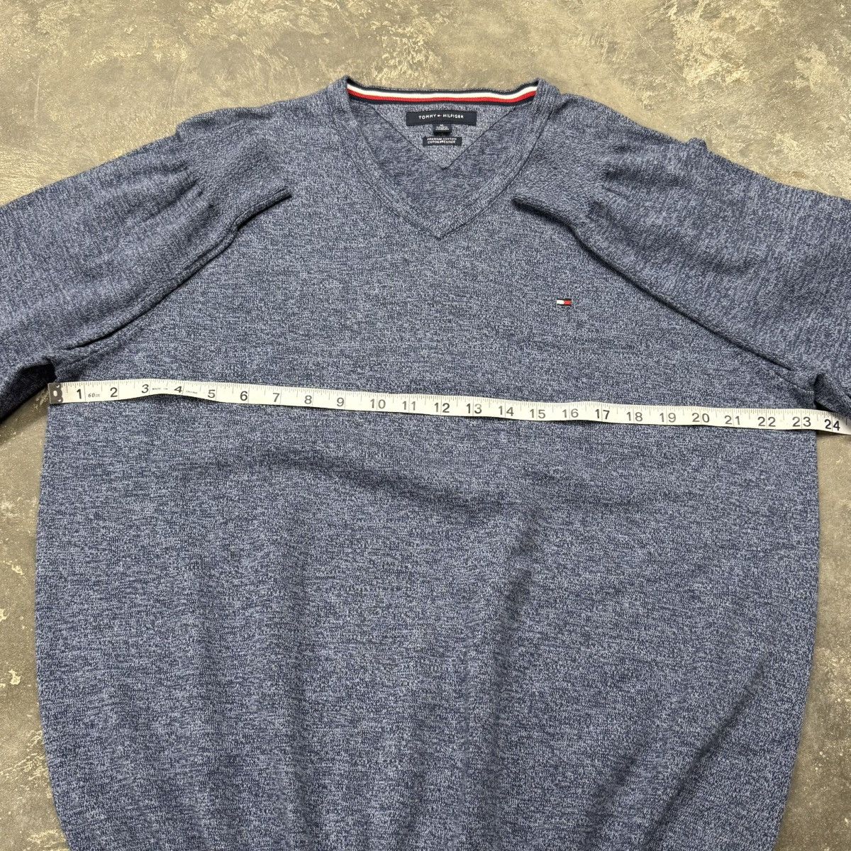 Tommy Hilfiger Tommy Hilfiger Y2K V-Neck Knit Sweater XL Flag Logo Size US XL / EU 56 / 4 - 5 Thumbnail