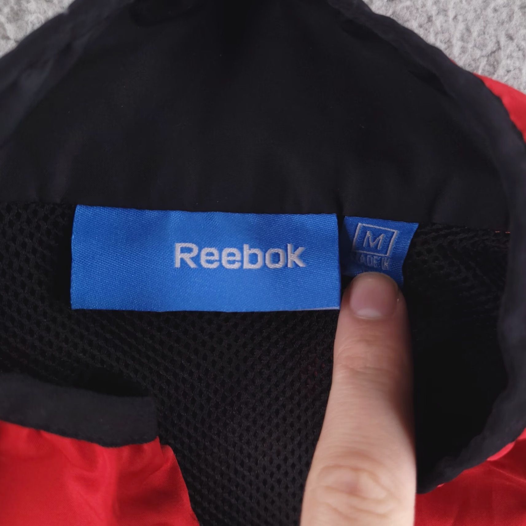 Reebok VINTAGE Reebok Jacket Mens M Red Windbreaker 90s Track Boxy Nineties Measurements in Photos Womens? Size US M / EU 48-50 / 2 - 3 Thumbnail