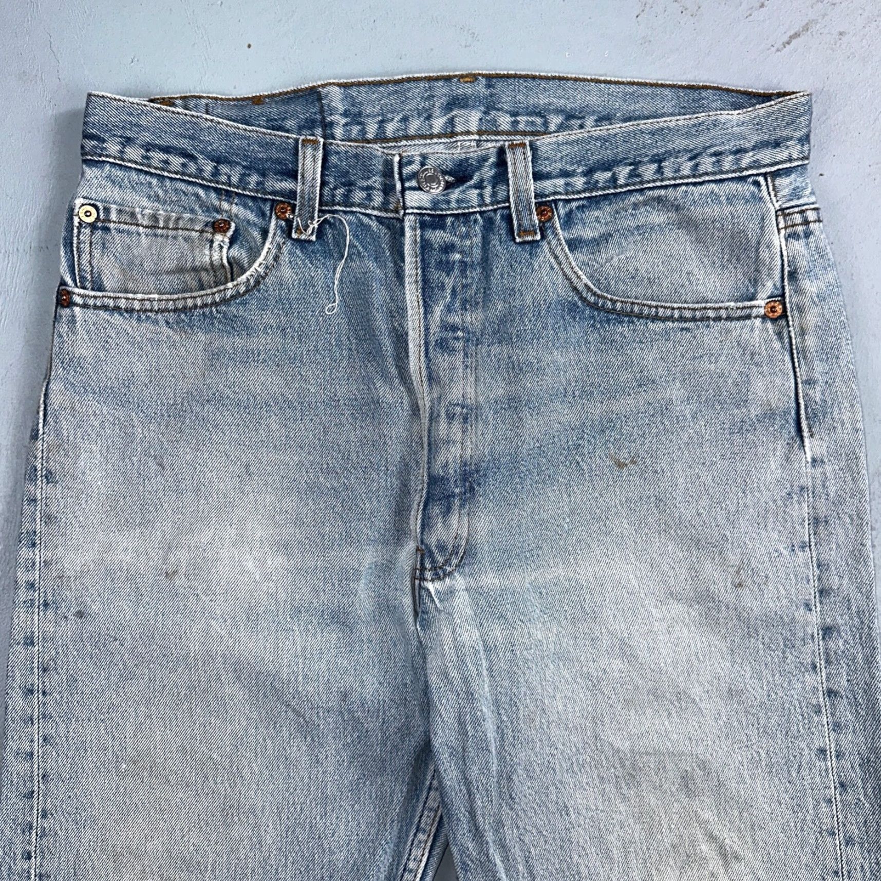 Levi's VINTAGE Levi's 501 Jeans Men 34x36 Light Wash Cotton Denim Straight 90s USA Classic Size US 34 / EU 50 - 2 Thumbnail