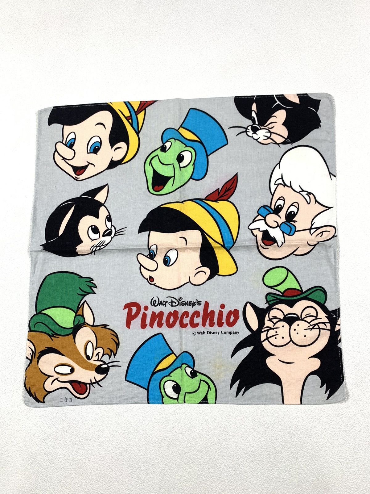 Disney × Japanese Brand × Universal Studios Handkerchief pinocchio Size ONE SIZE - 1 Thumbnail