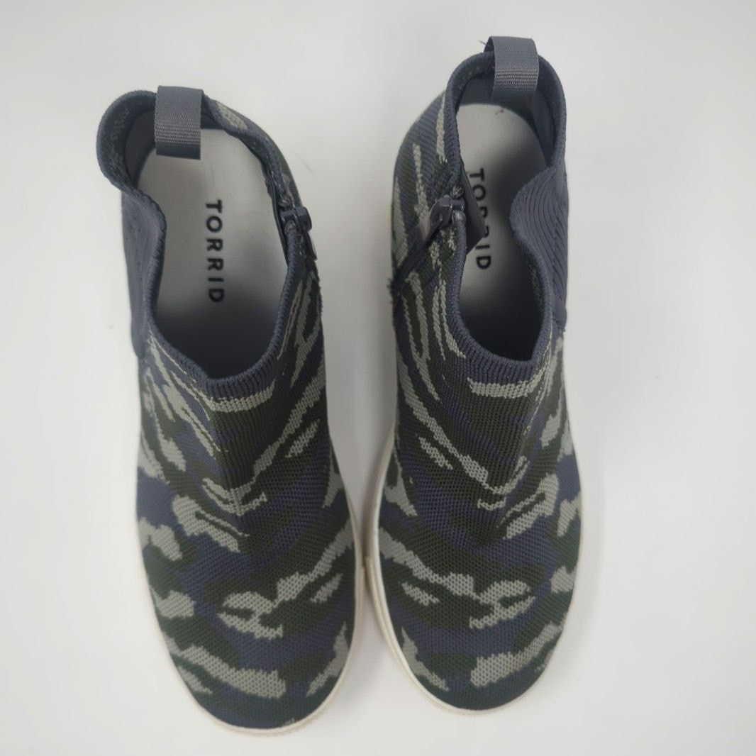 Torrid Torrid Camo platform stretch knit wedge platform 10 WW Size US 10 / IT 40 - 4 Thumbnail