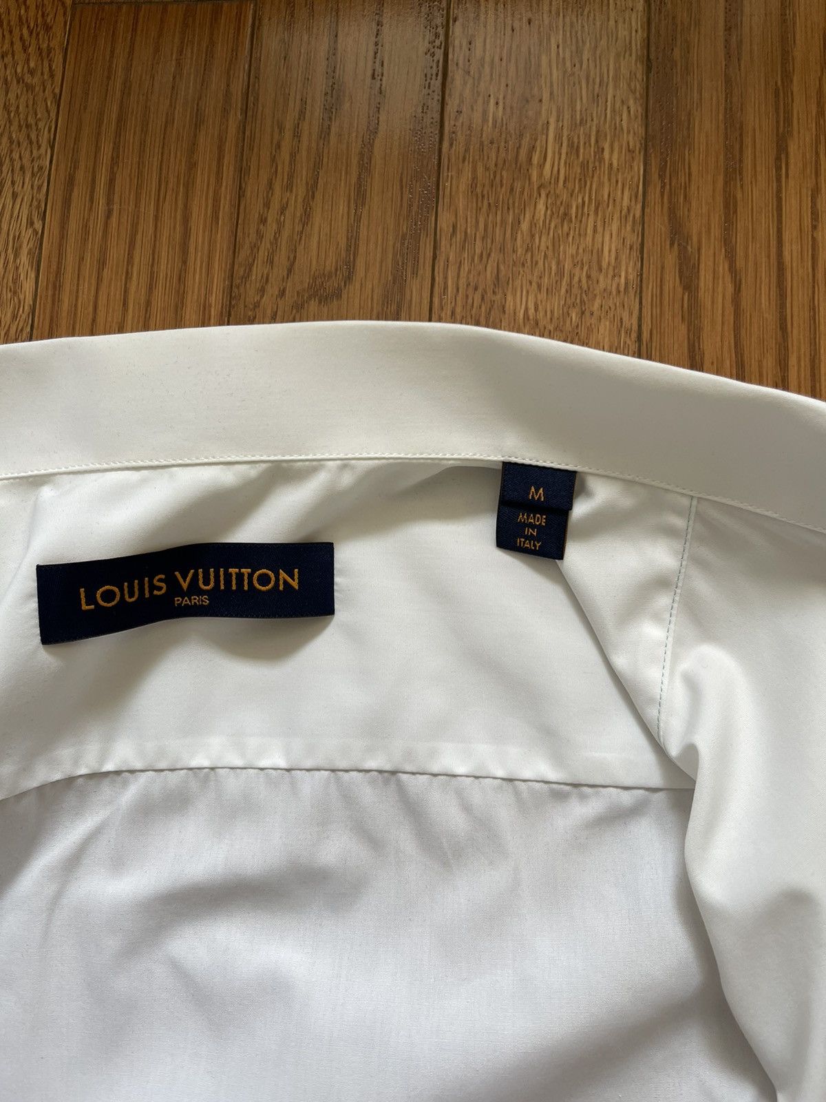 Louis Vuitton Louis Vuitton Graphic Collared Short Sleeved Shirt Sz. M Size US M / EU 48-50 / 2 - 19 Thumbnail