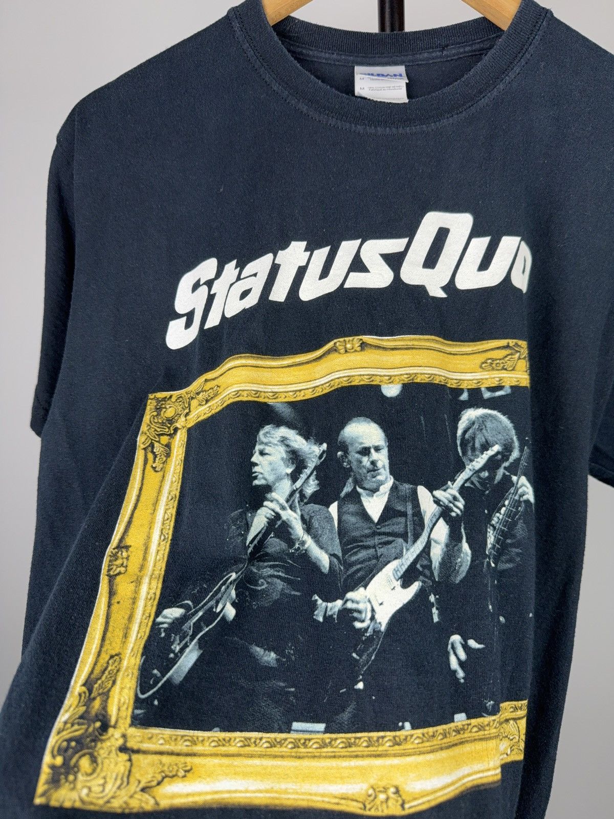 Band Tees 00s Vntg Status Quo Band Graphic T-Shirt Gildan Black Size M Size US M / EU 48-50 / 2 - 4 Thumbnail