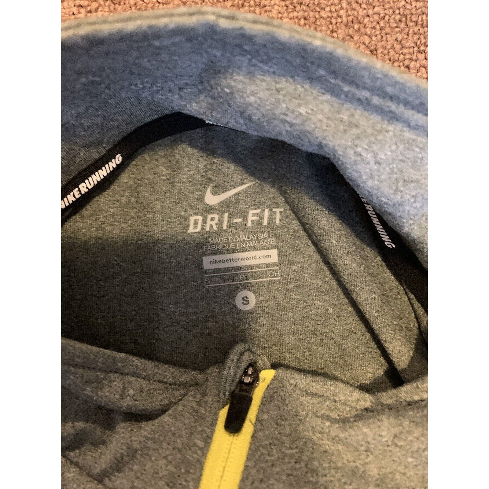 Nike Nike Shirt Mens S Grey Running Element Quarter Zip Top Size US S / EU 44-46 / 1 - 2 Thumbnail