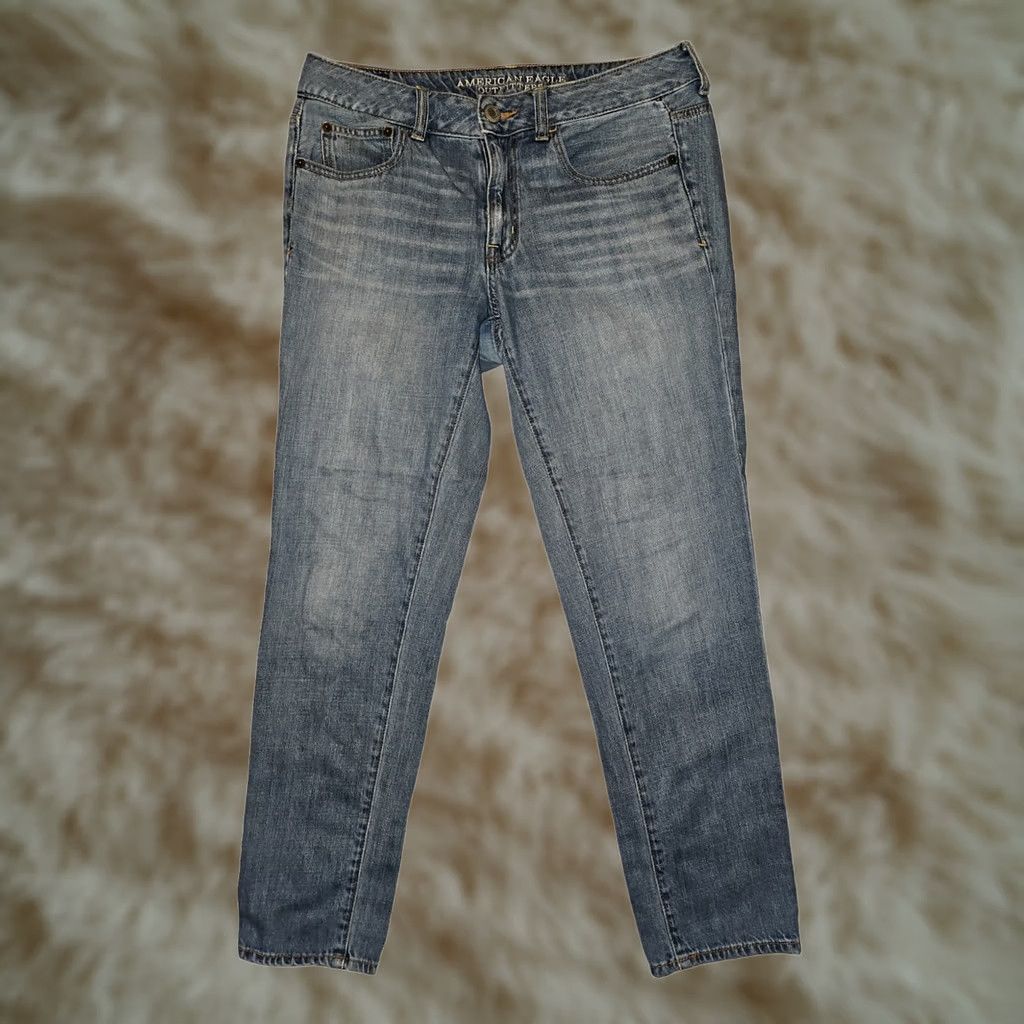 American Eagle Outfitters American Eagle Outfitters Jeans Women's Size 6 Blue Denim Tapered 5-Pocket Regular Rise Mid 28in Inseam Casual Mens? Size 28" / US 6 / IT 42 - 1 Thumbnail
