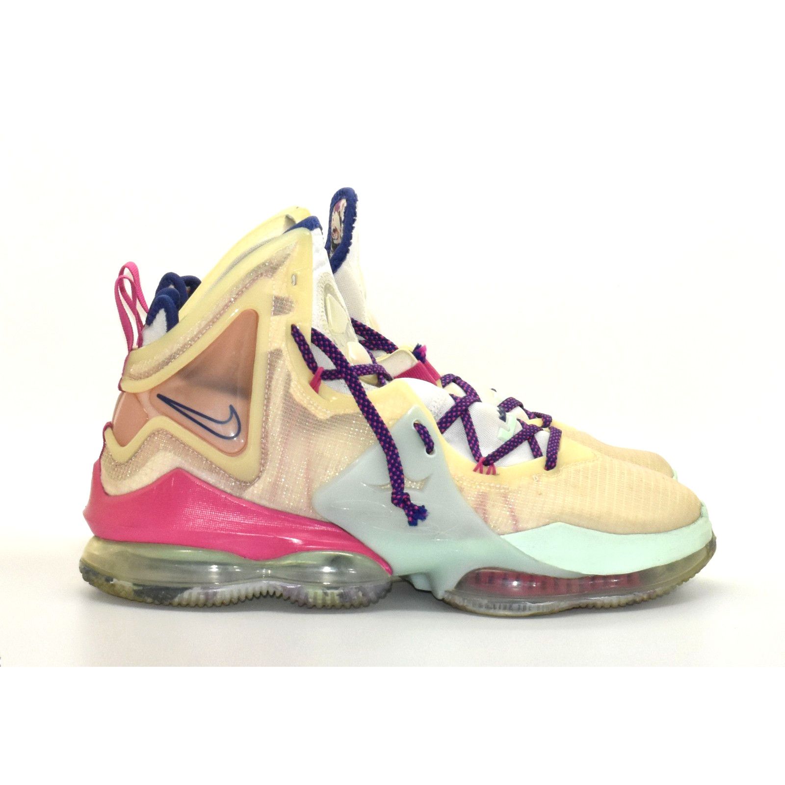 Nike NIKE LeBron XIX 19 Valentine Heart Shoes DH8459-900 Size 9.5 Size US 9.5 / EU 42-43 - 2 Thumbnail