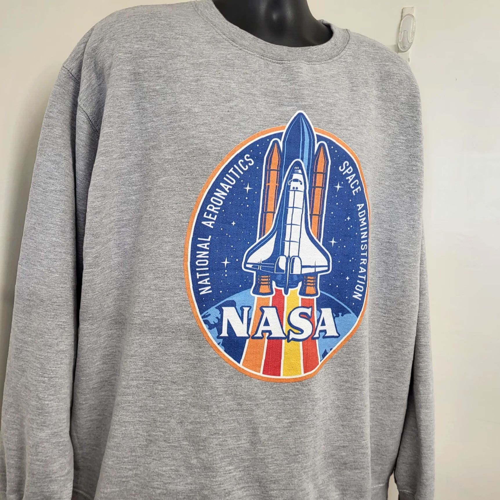 NASA NASA Sweatshirt Men 2XL Gray Long Sleeve Crew Neck Graphic Print Galaxy Space NASA Brand Crewneck Pullover Sweatshirt Mens Size US XXL / EU 58 / 5 - 3 Thumbnail