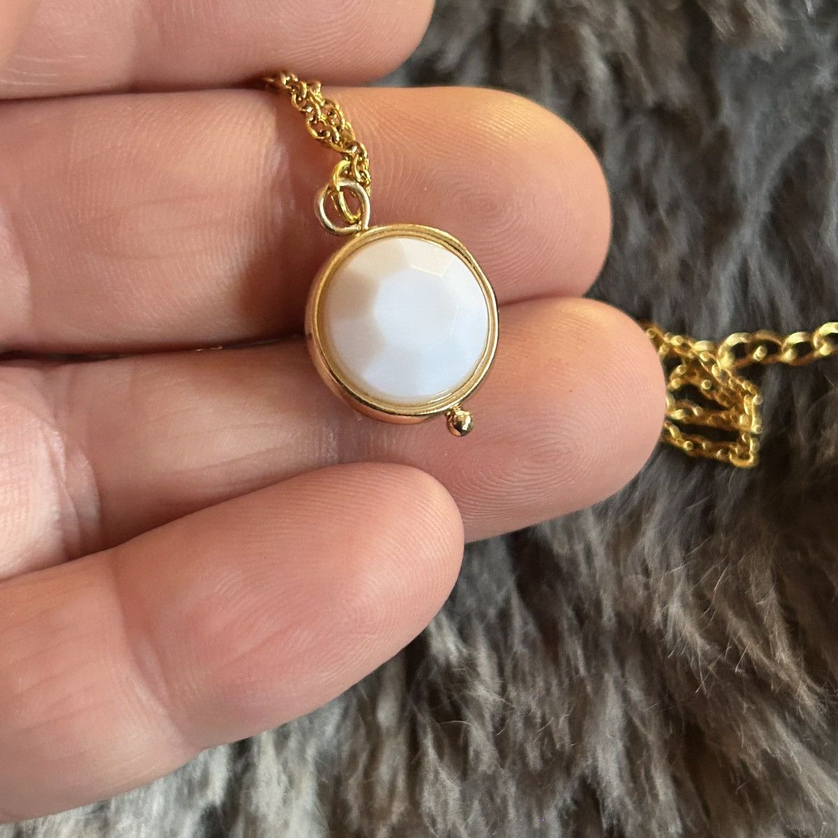 Vintage Vintage dual sided faceted white glass stone necklace Size ONE SIZE - 7 Thumbnail