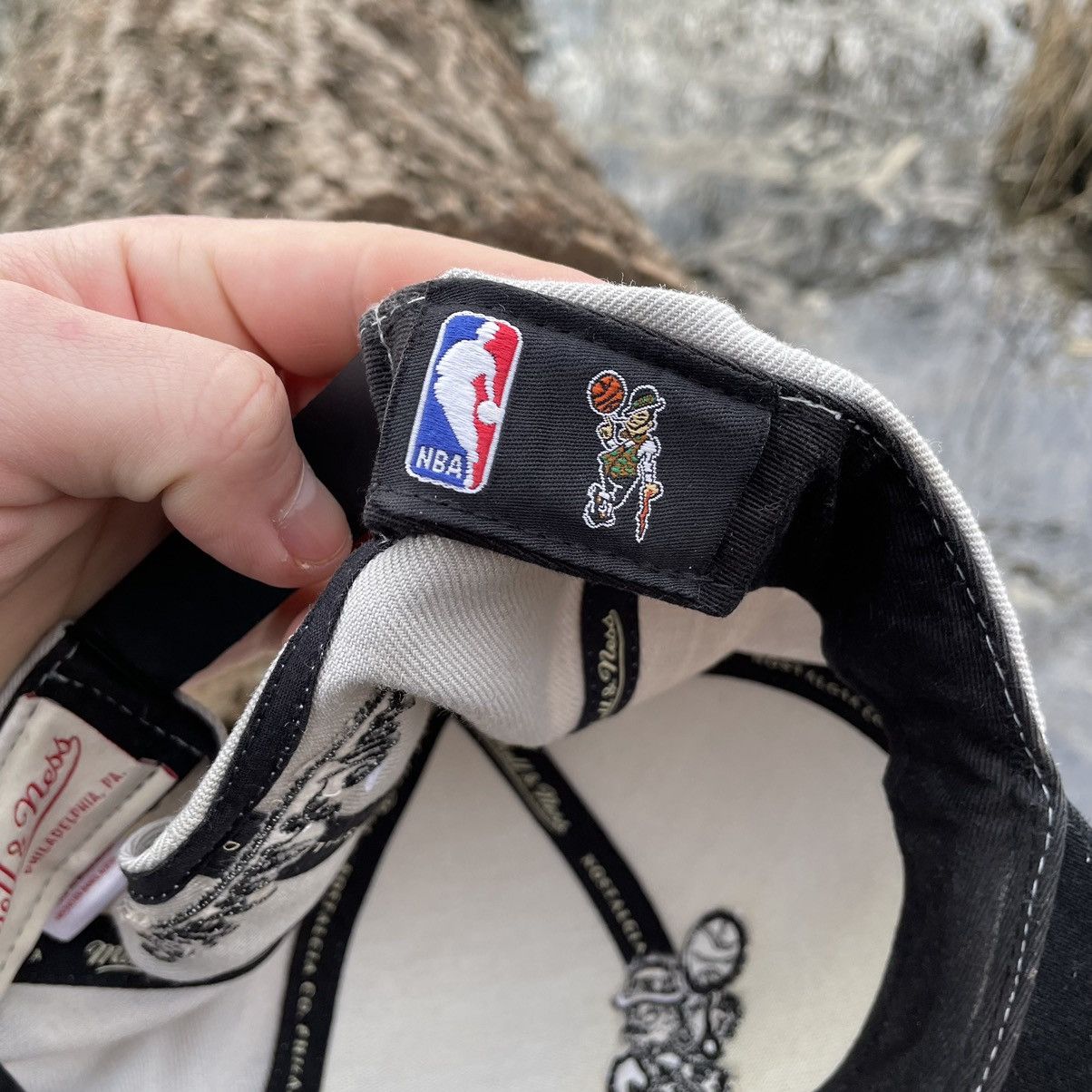 NBA × Vintage Vintage Snapback Mitchell & Ness NBA Cap Hat Y2K Basketball Size ONE SIZE - 5 Thumbnail